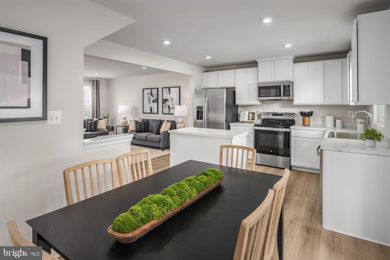 4 DEBRA LANE 17B