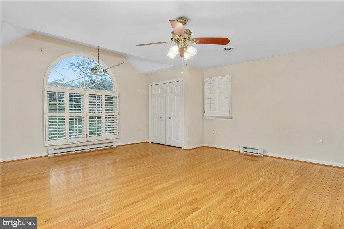 WOLFSVILLE - Residential