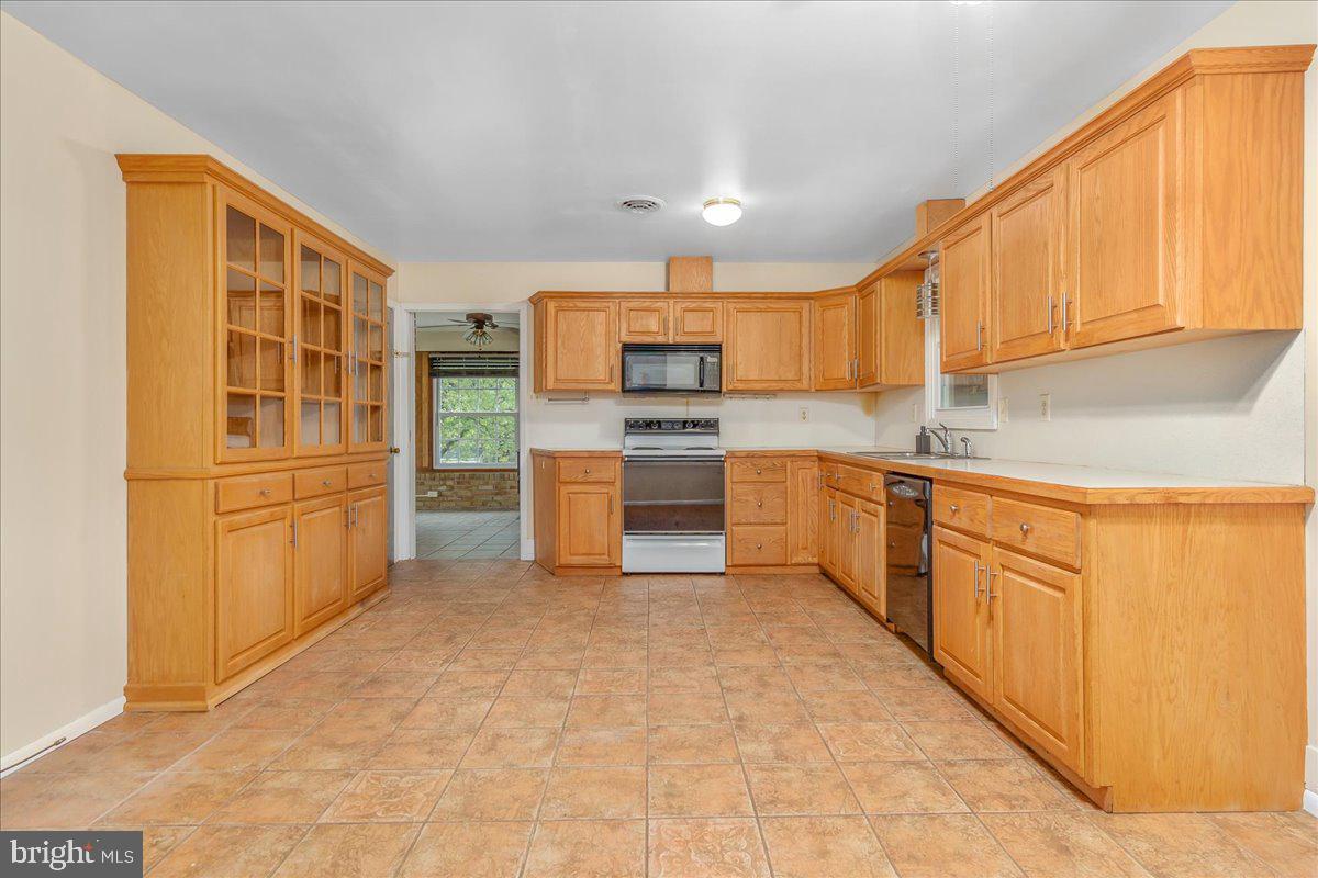 WOLFSVILLE - Residential