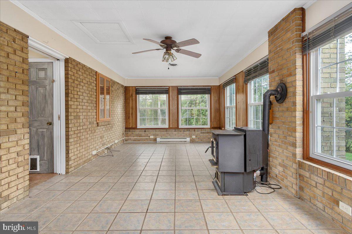 WOLFSVILLE - Residential