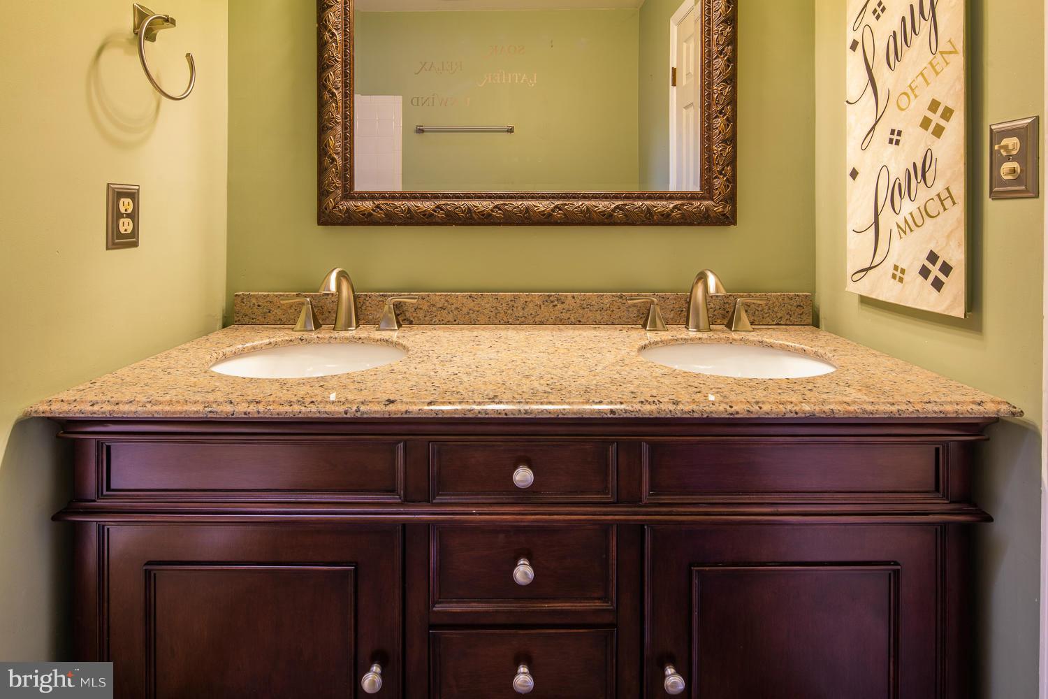 PARADISE / LANDS BAY - Residential