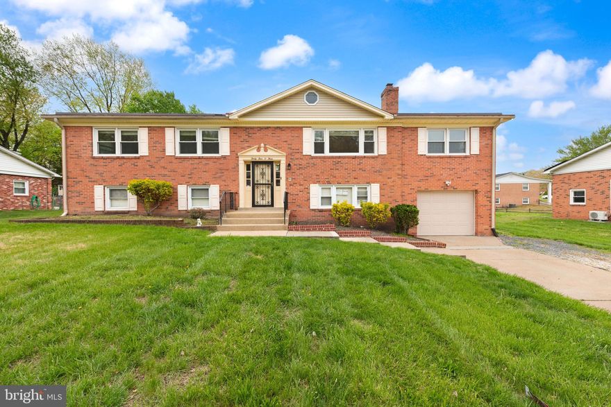 OPEN HOUSE 04/26 Saturday 2:00pm-4:00pm
Nestled in a quiet Clinton neighborhood, this well-maintained split foyer single-family home delivers both comfort and functionality across a generous layout. Featuring 5 spacious bedrooms and 2 full bathrooms, this home is perfect for growing families or those seeking extra space.
Step inside and be greeted by an inviting open floor plan that seamlessly connects the main living area to the dining room and updated kitchen, complete with recently replaced appliances. Downstairs, the finished lower level provides additional living space, including extra bedrooms—ideal for guests, a home office, or multigenerational living.

Contact Derick Labrada for questions