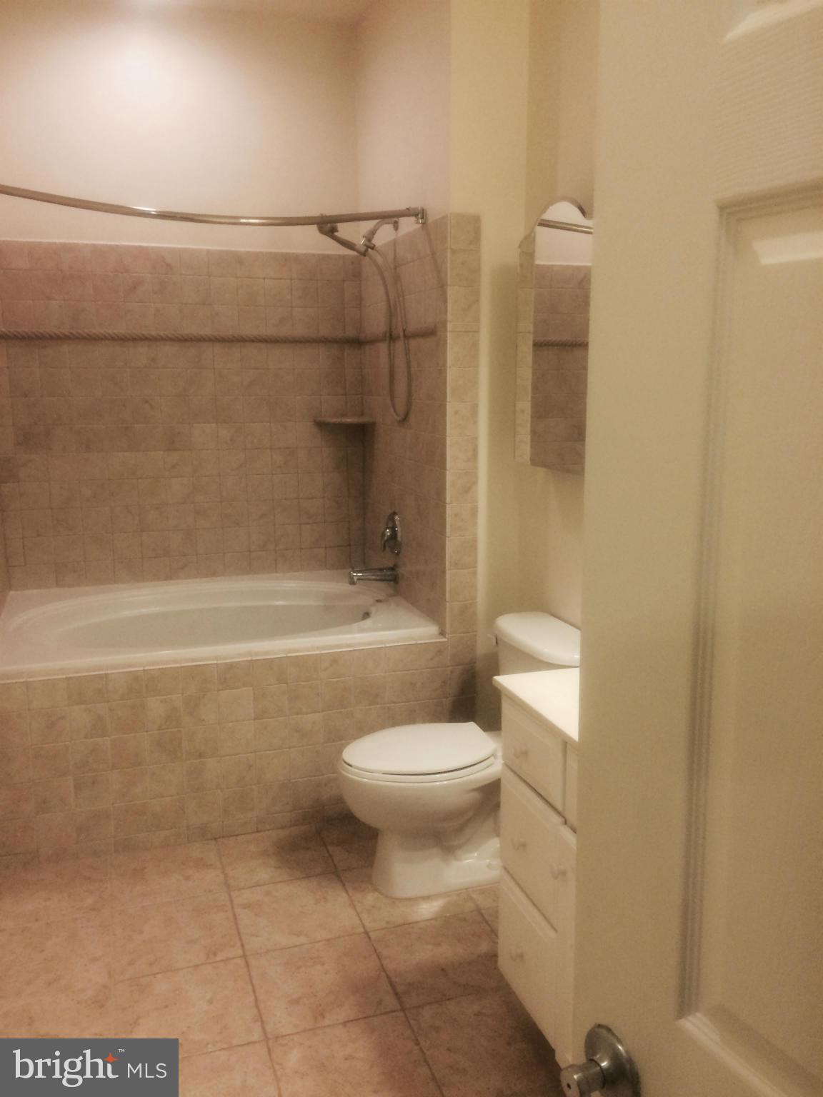 RIVER CLUB 1 AT BELMONT - Residential Lease