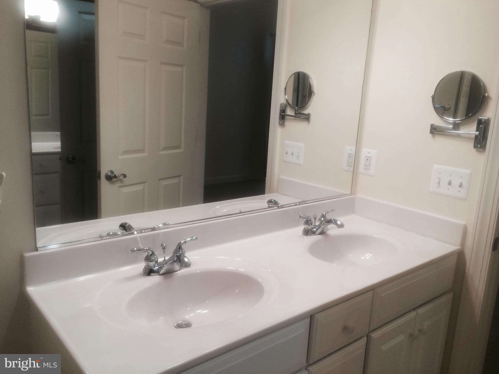 RIVER CLUB 1 AT BELMONT - Residential Lease