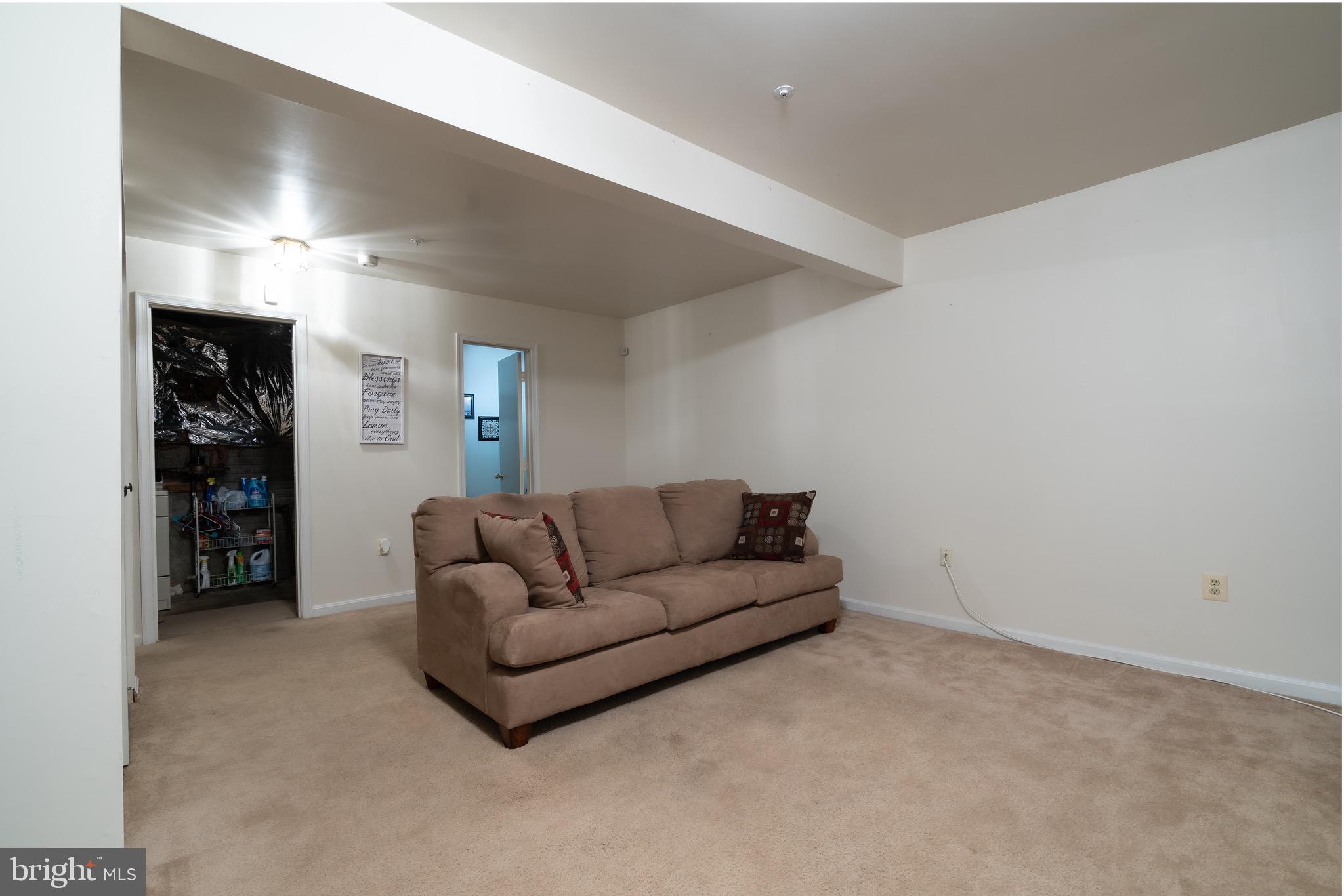 COLONY SQUARE - Residential