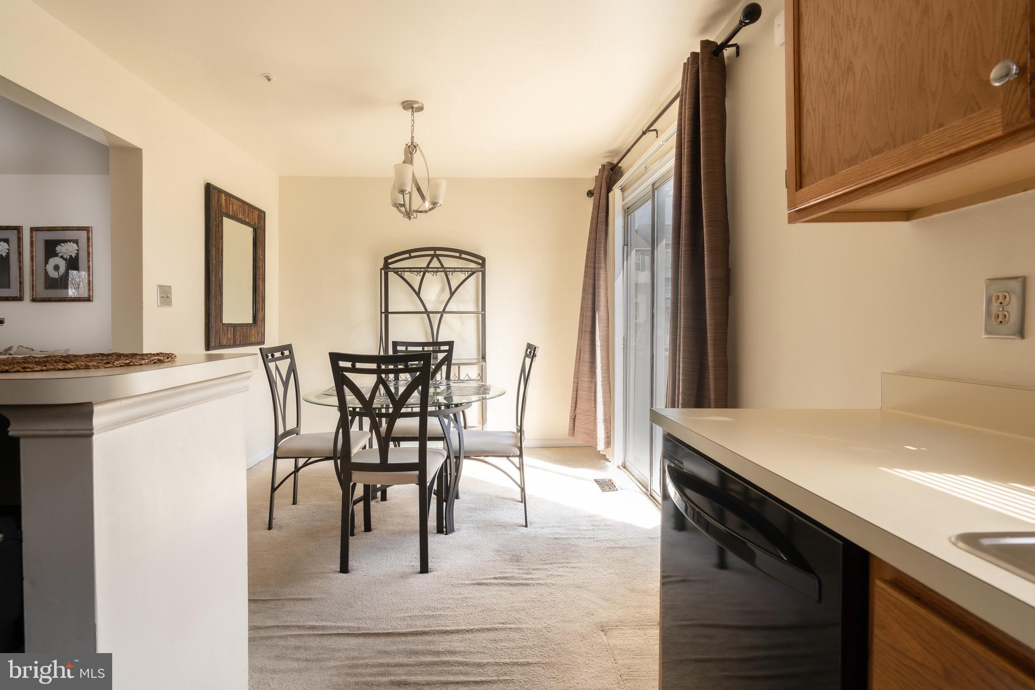 COLONY SQUARE - Residential