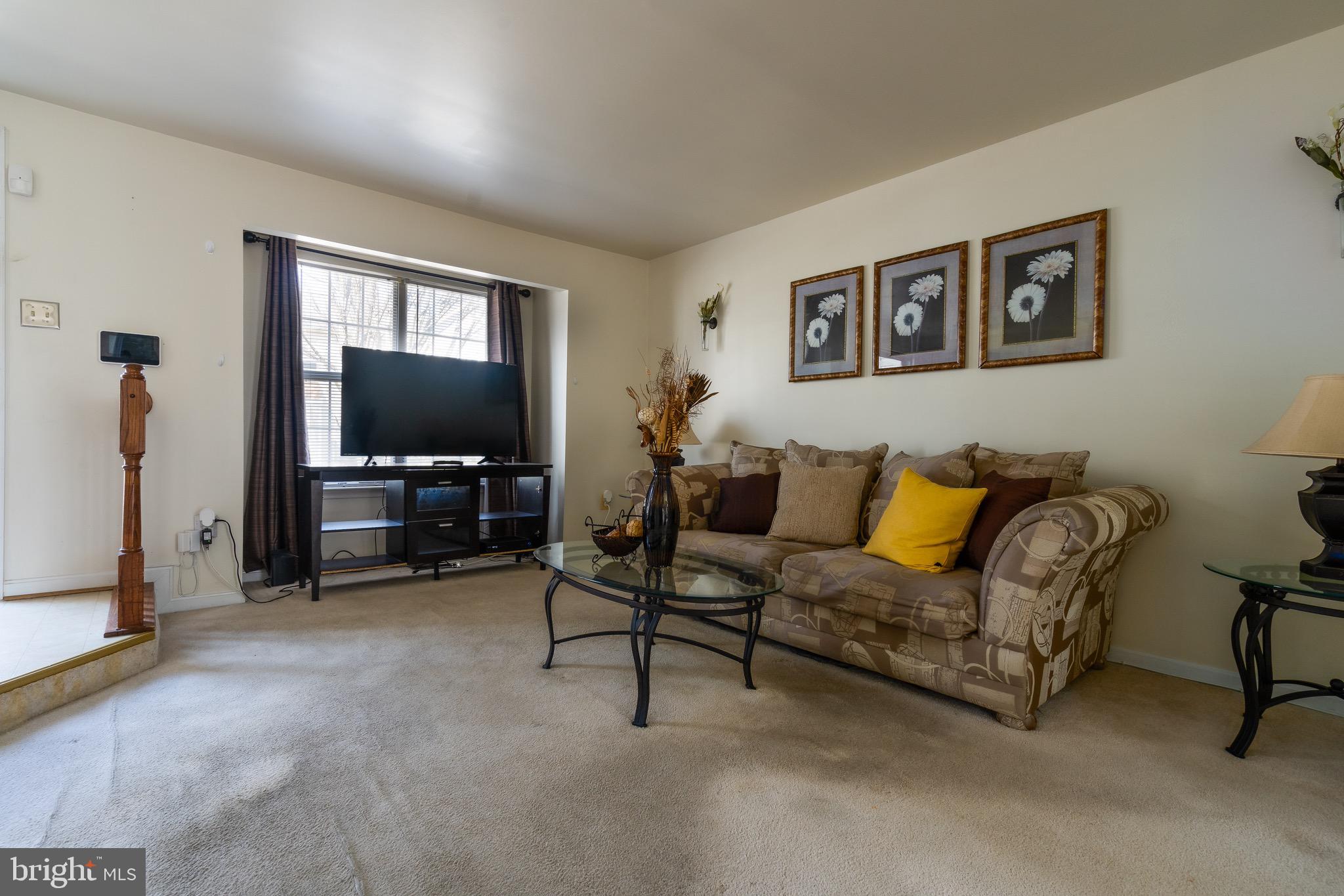 COLONY SQUARE - Residential