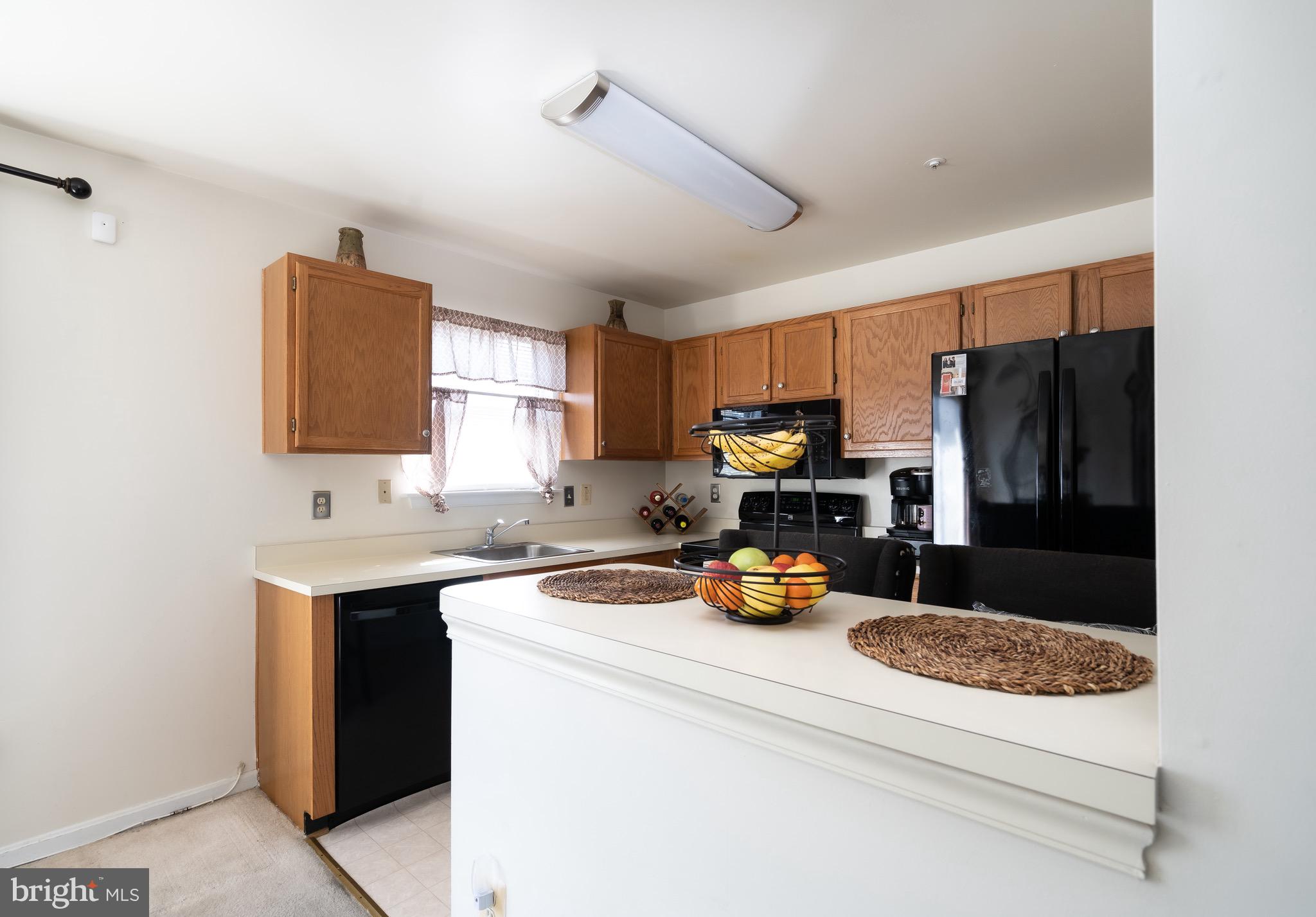 COLONY SQUARE - Residential