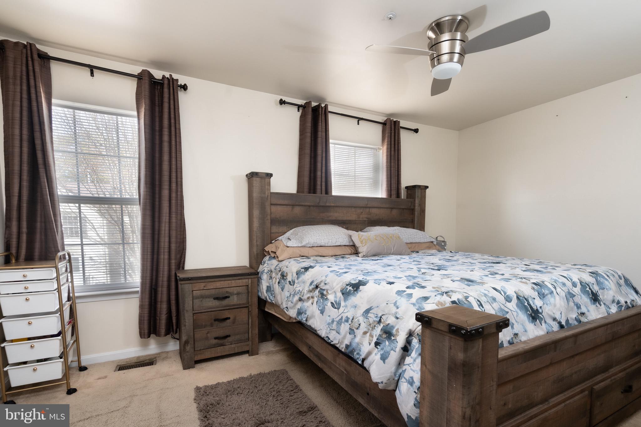 COLONY SQUARE - Residential