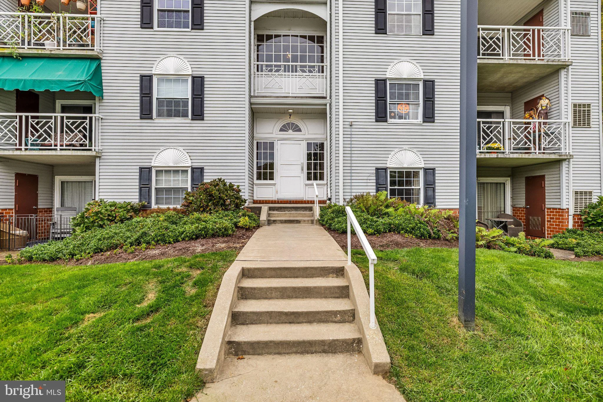 7 Gandson Court Unit 302