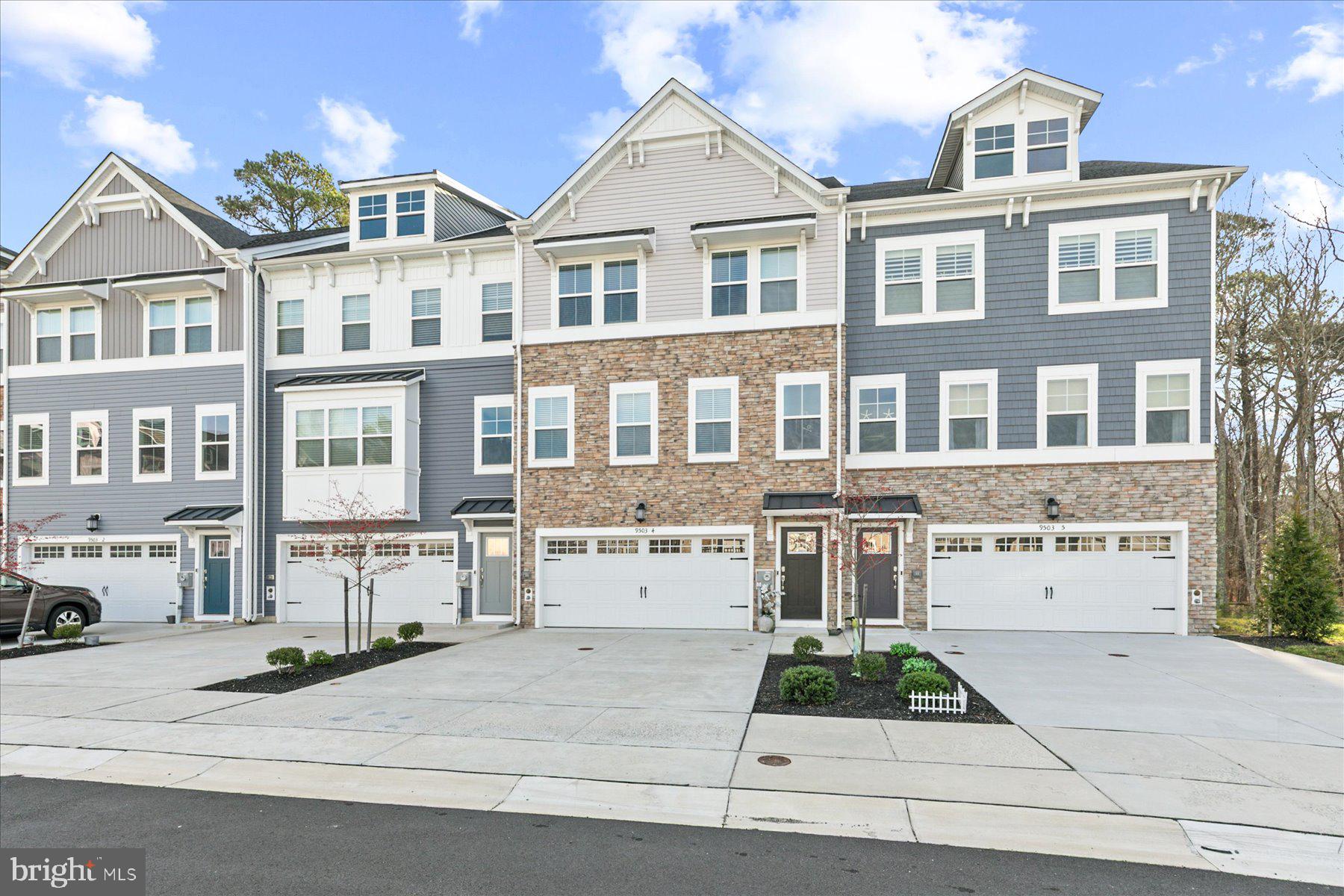 SEA OAKS VILLAGE - Residential