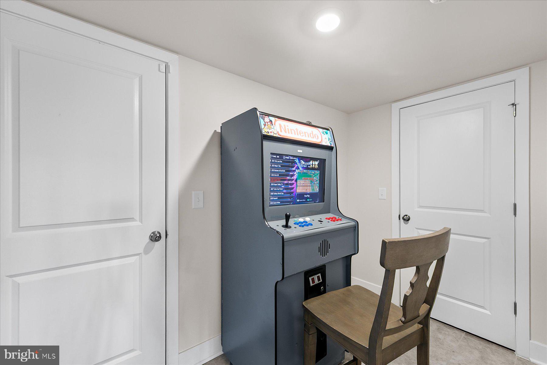 SEA OAKS VILLAGE - Residential