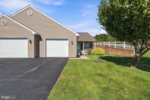 Condo For Sale - 101 Winners Circle #101<br/> RED LION, PA 17356