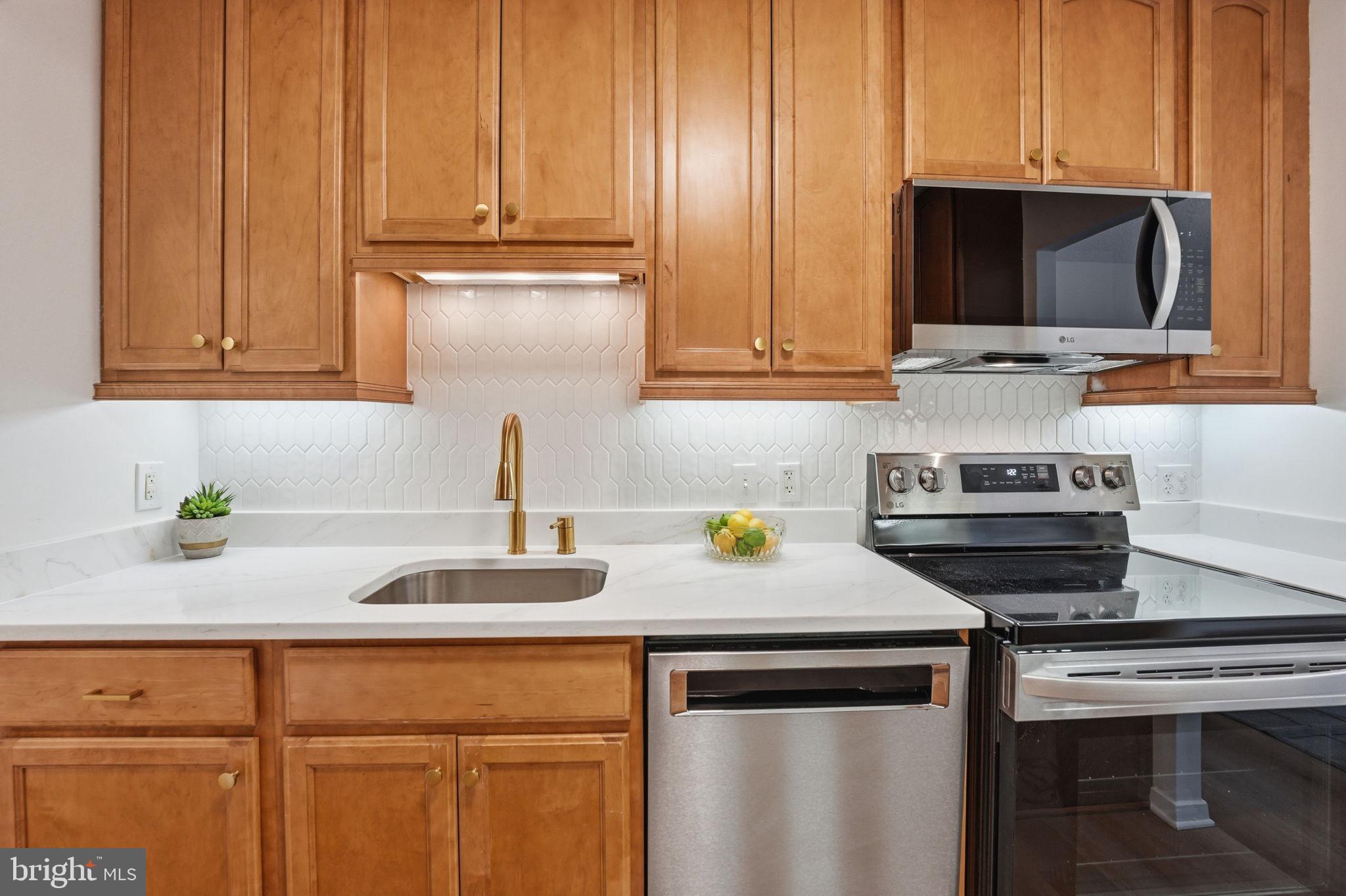 IDYLWOOD TOWERS CONDO - Residential