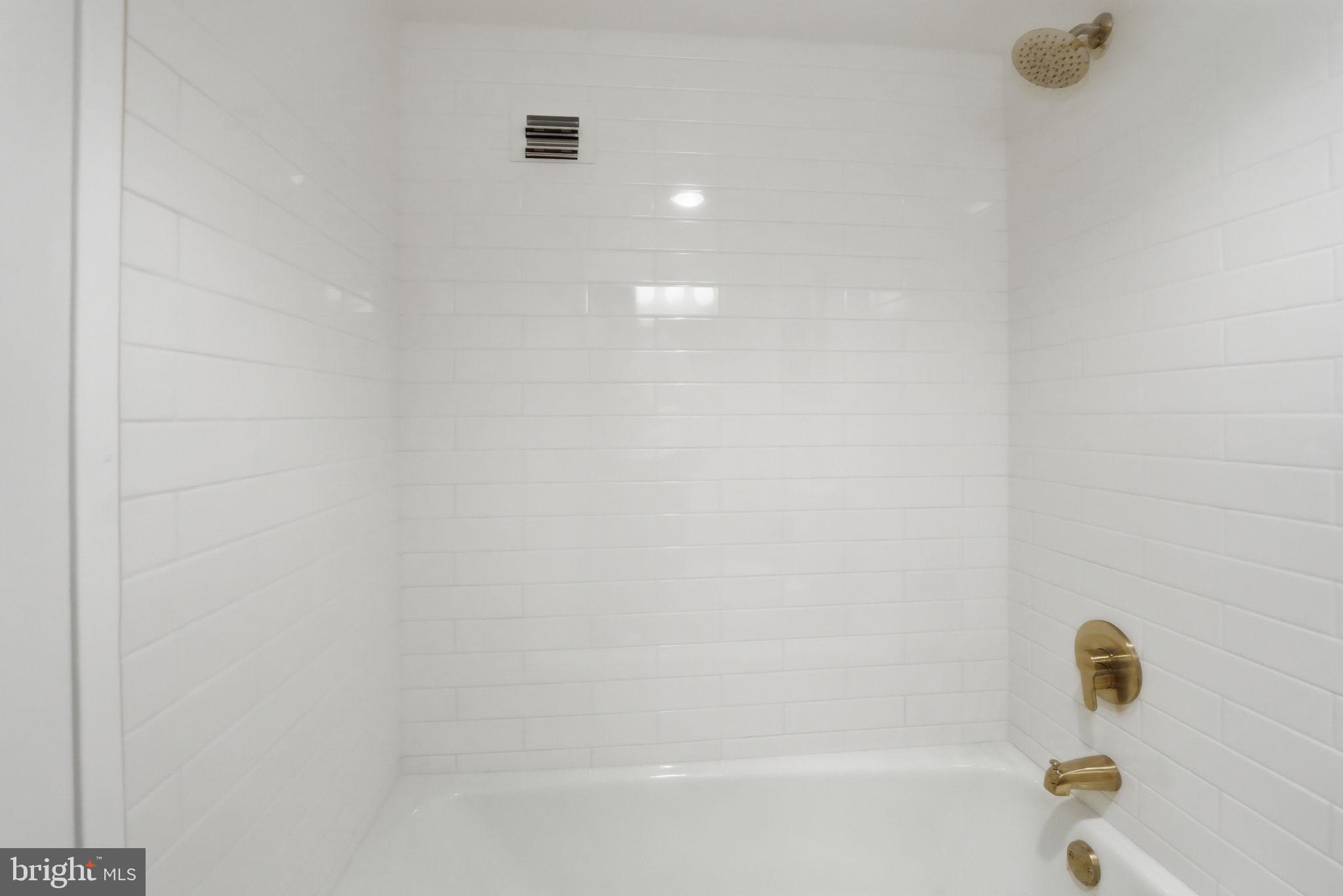 IDYLWOOD TOWERS CONDO - Residential
