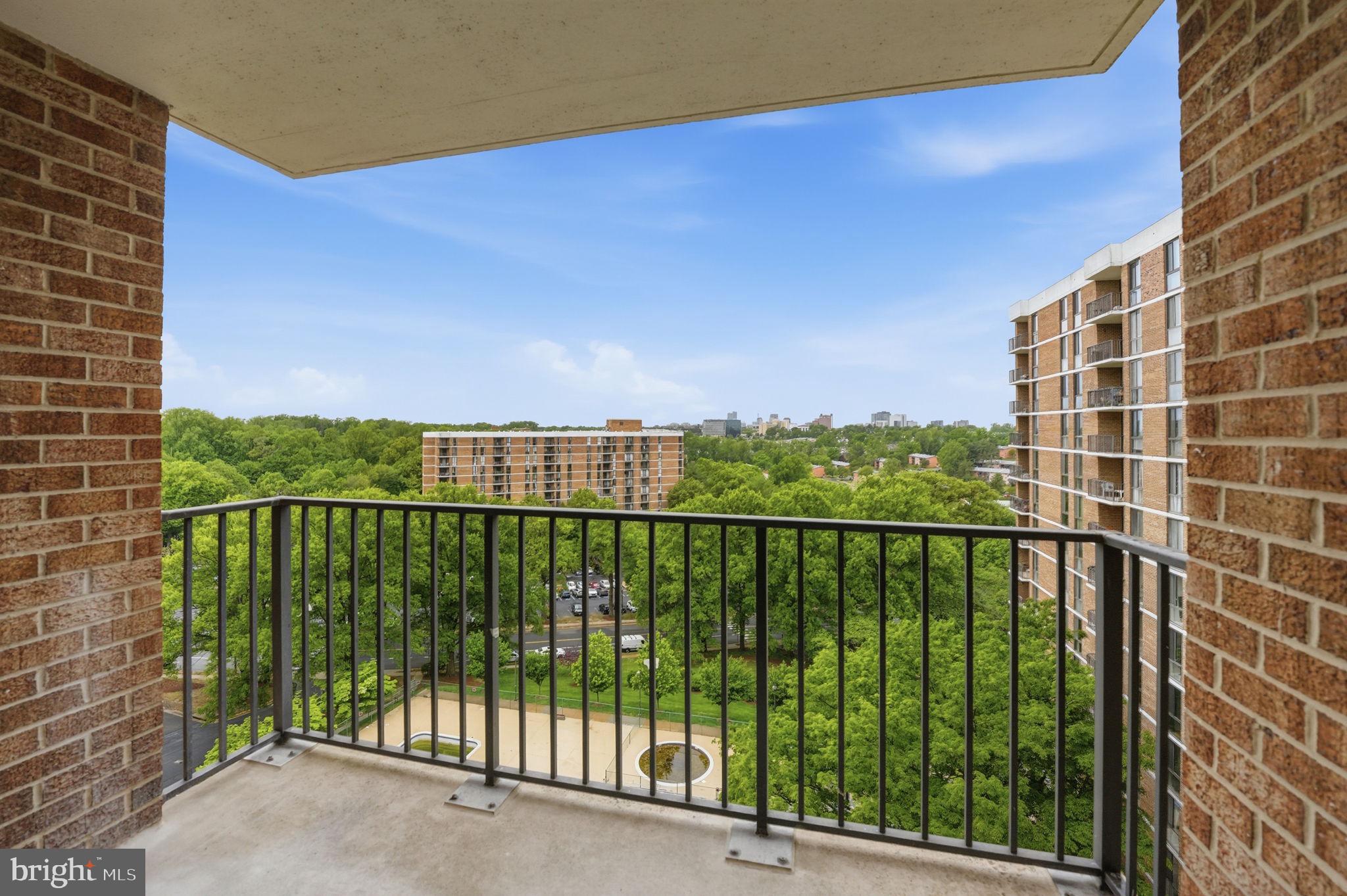 IDYLWOOD TOWERS CONDO - Residential
