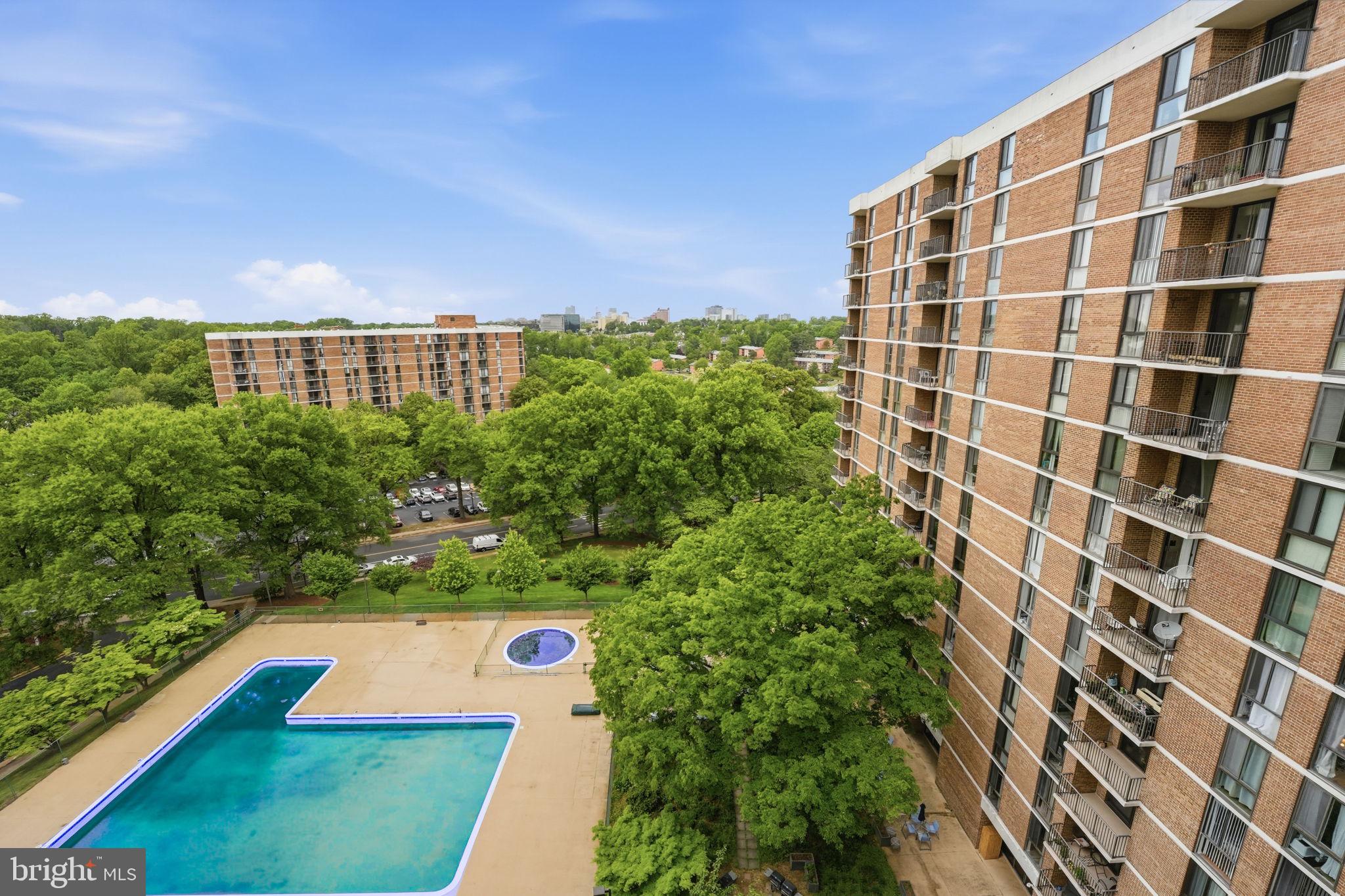IDYLWOOD TOWERS CONDO - Residential
