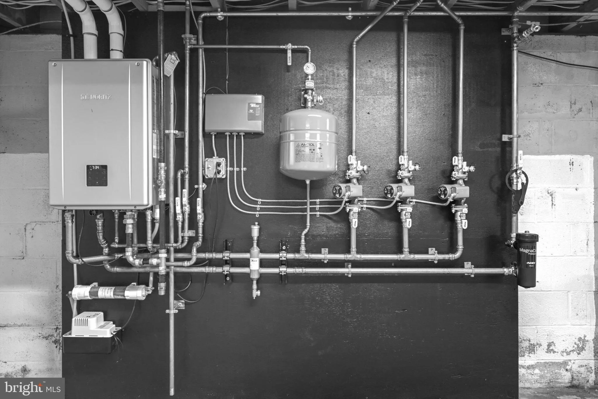 Shillington, Pennsylvania 19607, United States, 3 Bedrooms Bedrooms, ,3 BathroomsBathrooms,Residential,Pending,130825