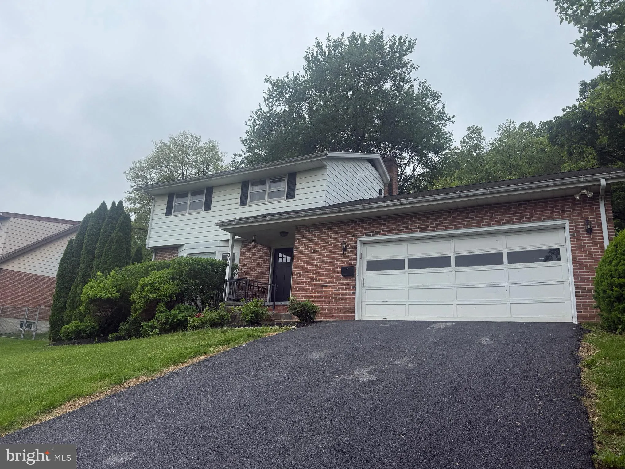 Shillington, Pennsylvania 19607, United States, 3 Bedrooms Bedrooms, ,3 BathroomsBathrooms,Residential,Pending,130825