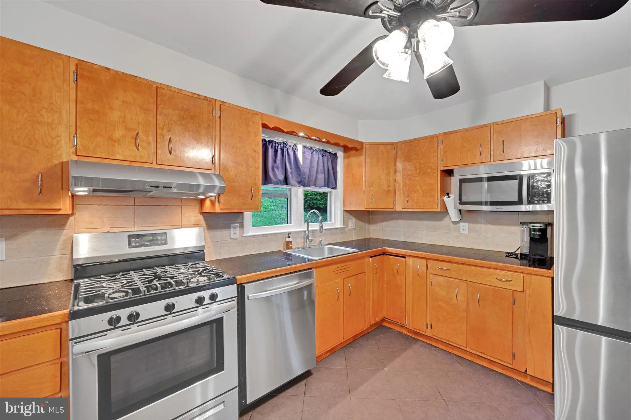 Shillington, Pennsylvania 19607, United States, 3 Bedrooms Bedrooms, ,3 BathroomsBathrooms,Residential,Pending,130825