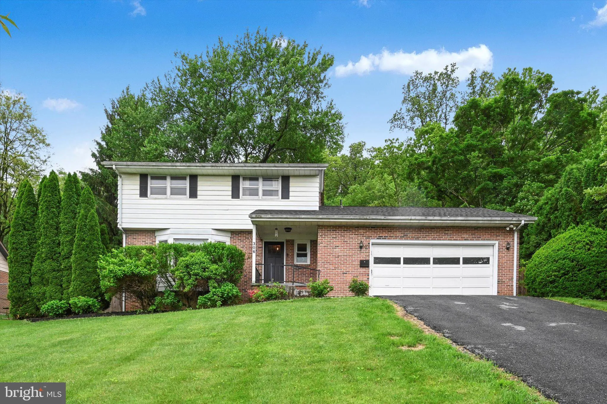Shillington, Pennsylvania 19607, United States, 3 Bedrooms Bedrooms, ,3 BathroomsBathrooms,Residential,Pending,130825