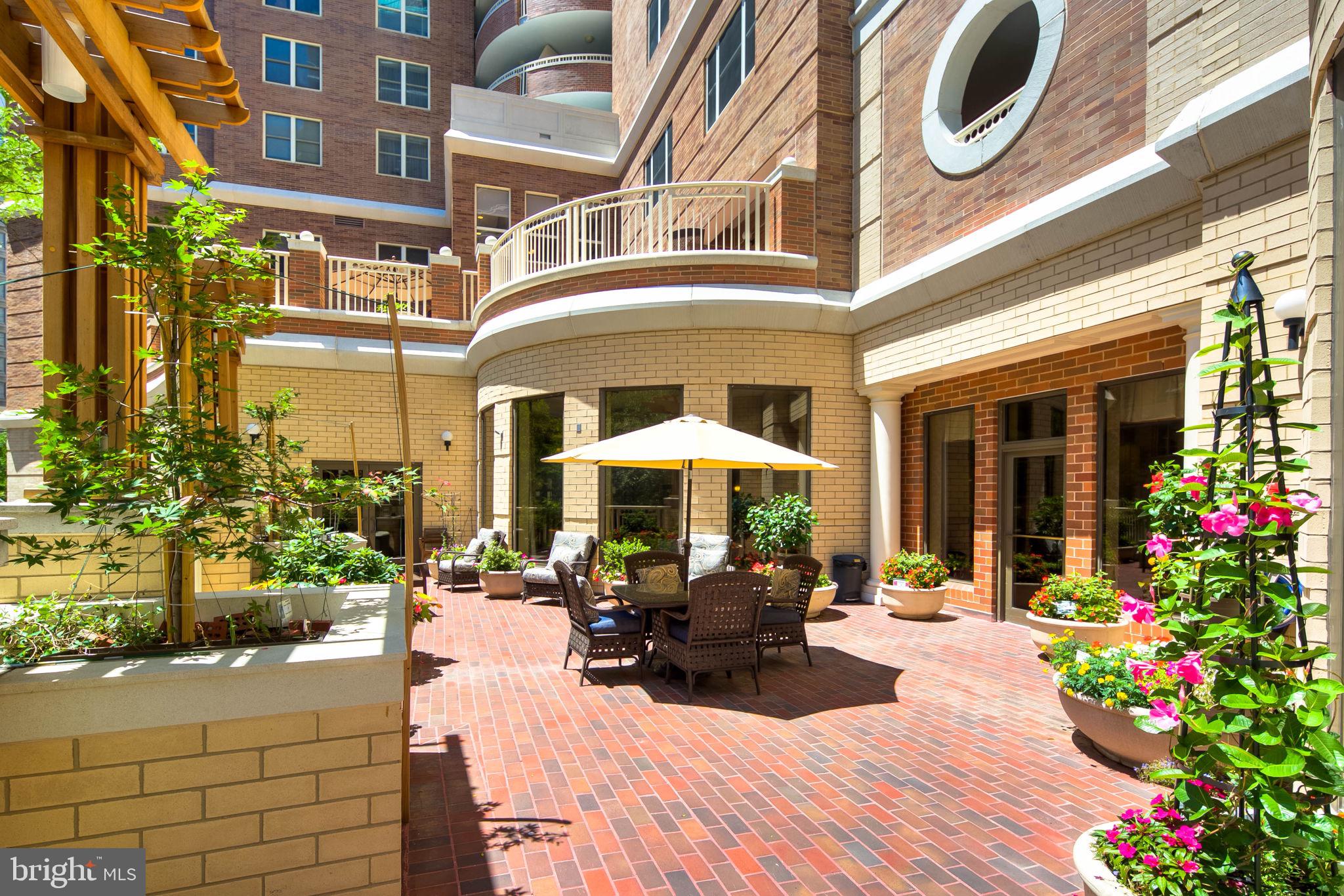 THE JEFFERSON - SUNRISE SENIOR LIVING - Residential