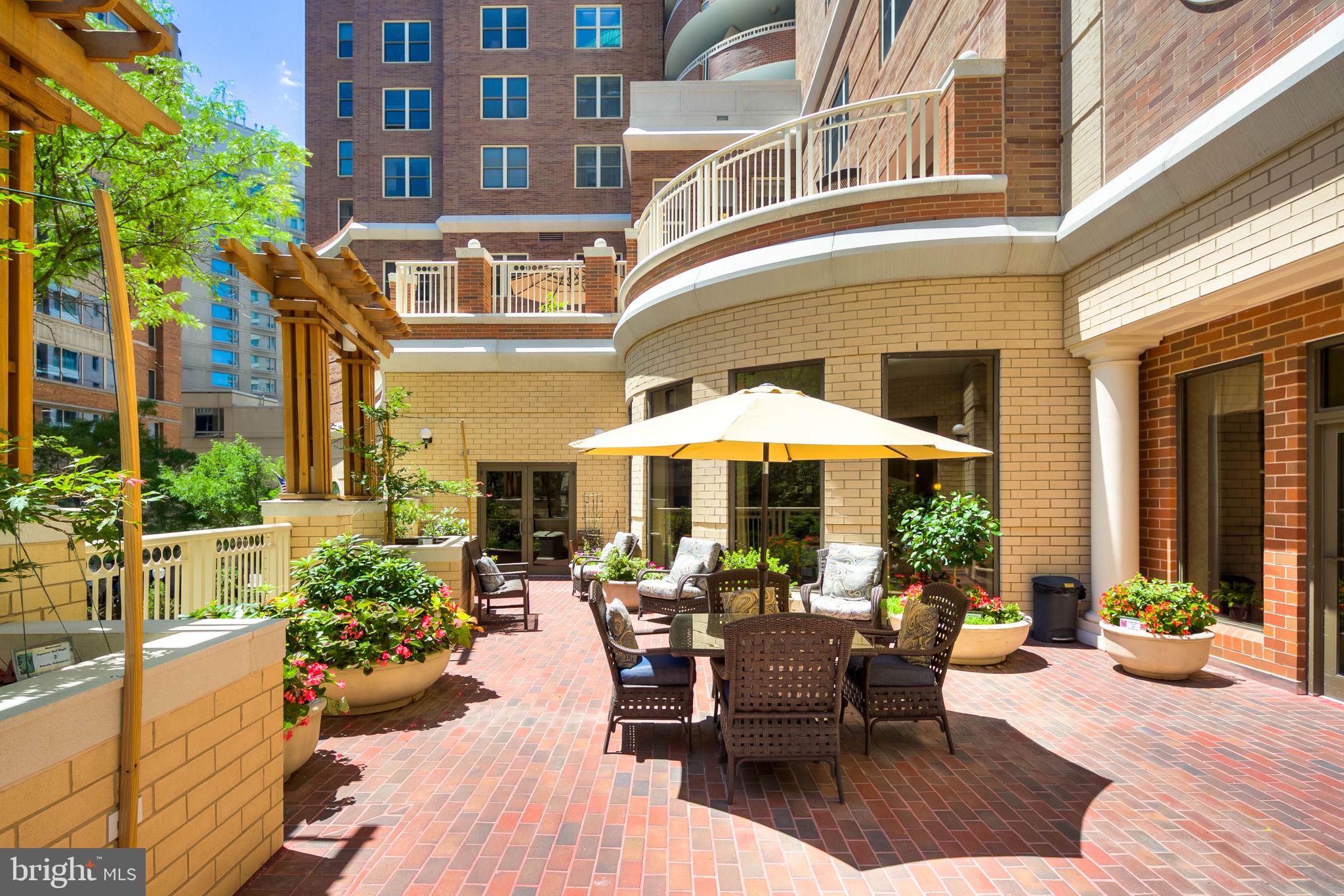 THE JEFFERSON - SUNRISE SENIOR LIVING - Residential