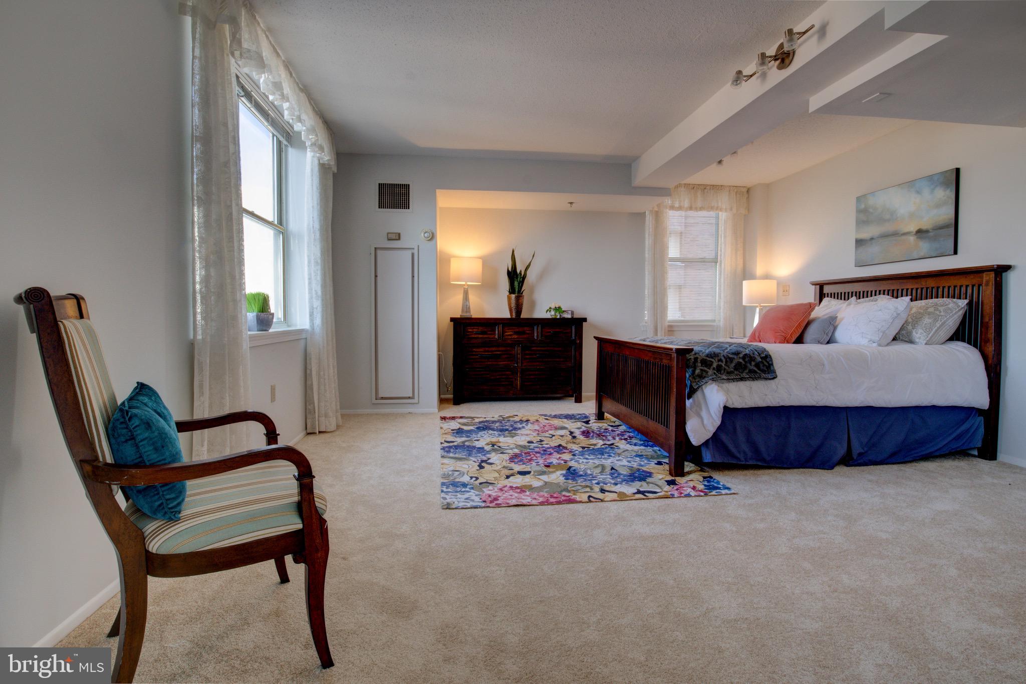 THE JEFFERSON - SUNRISE SENIOR LIVING - Residential