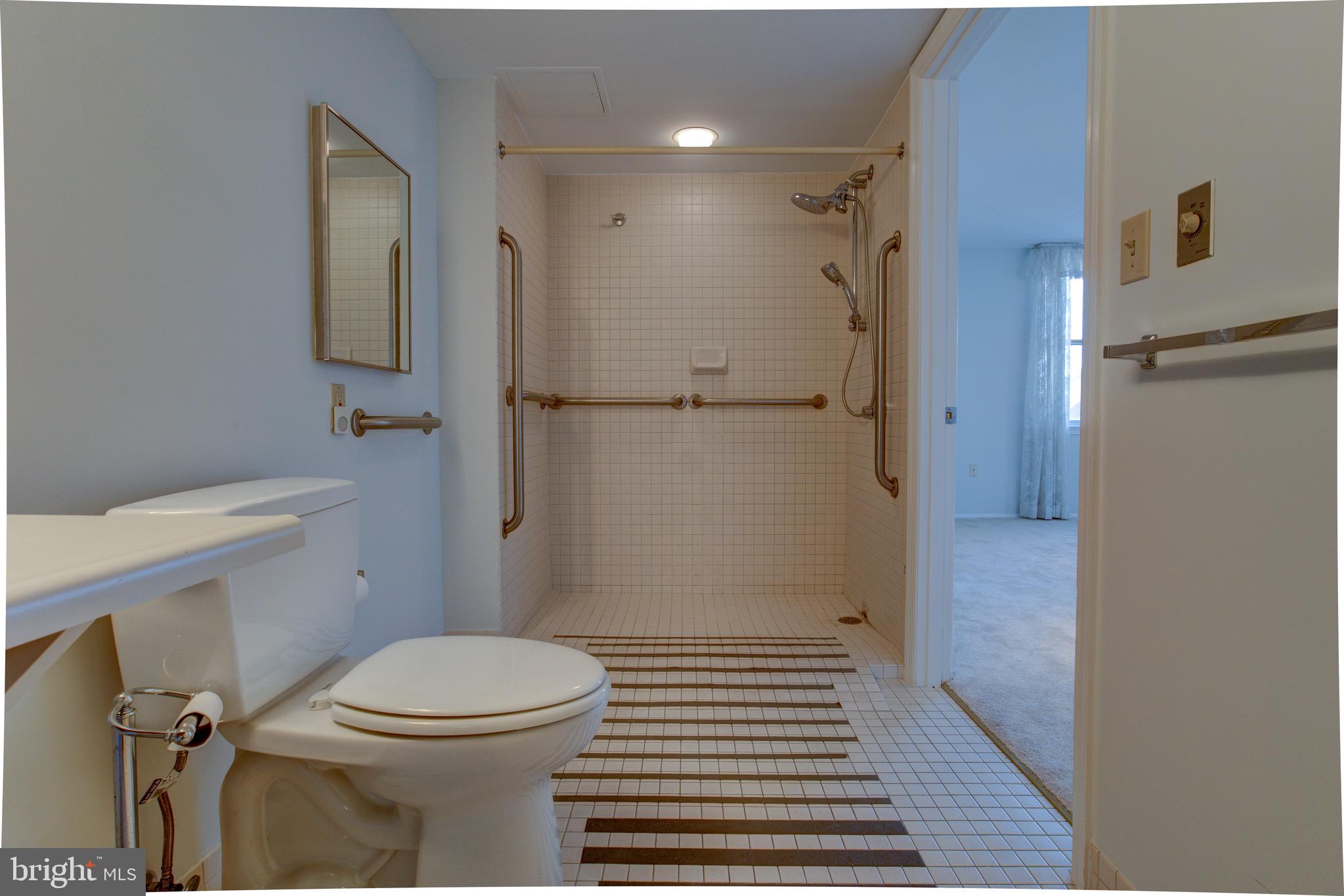 THE JEFFERSON - SUNRISE SENIOR LIVING - Residential