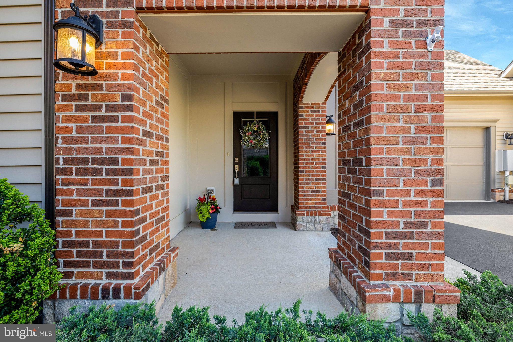 42729 AUTUMN DAY TERRACE