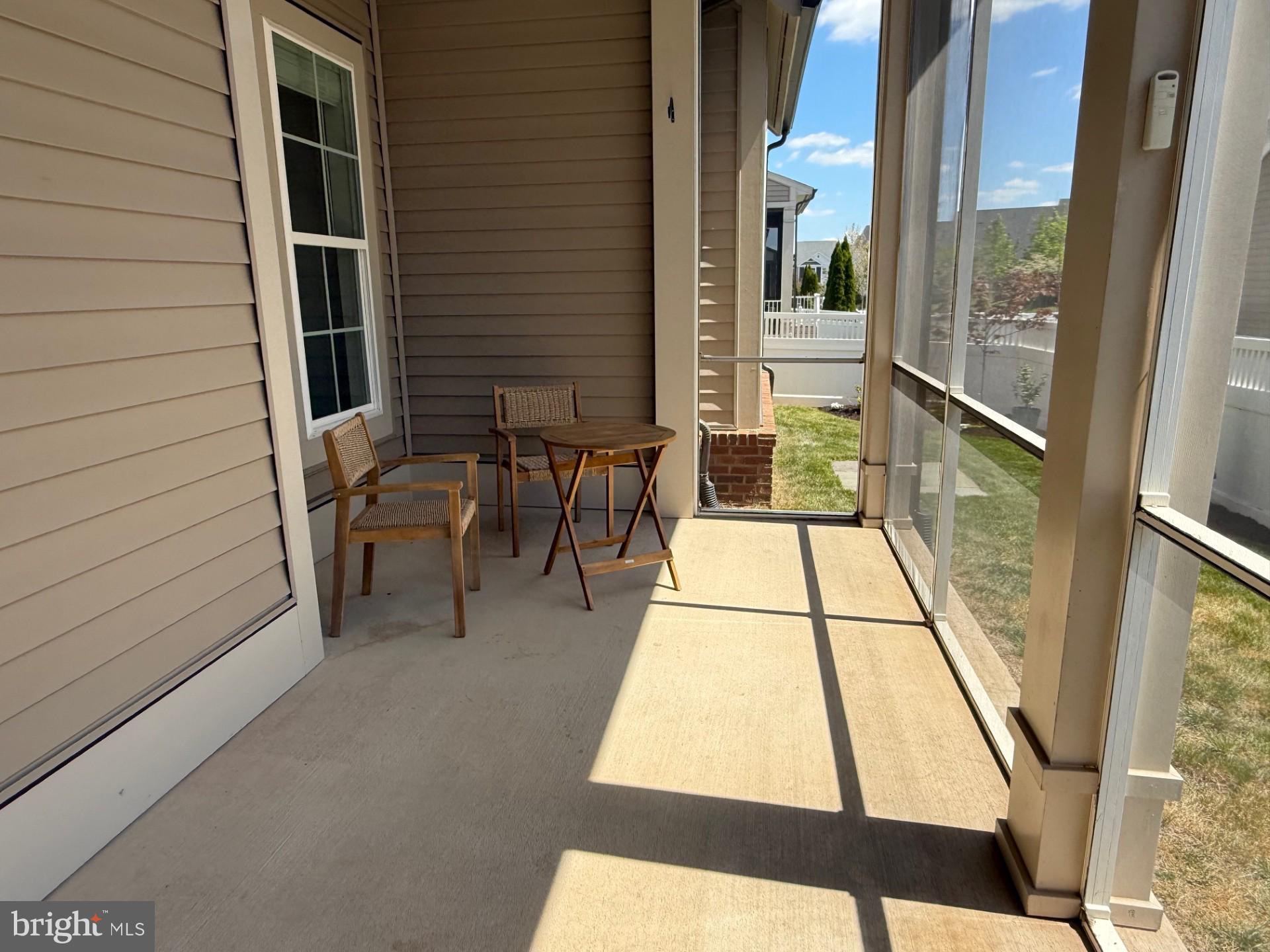 42729 AUTUMN DAY TERRACE