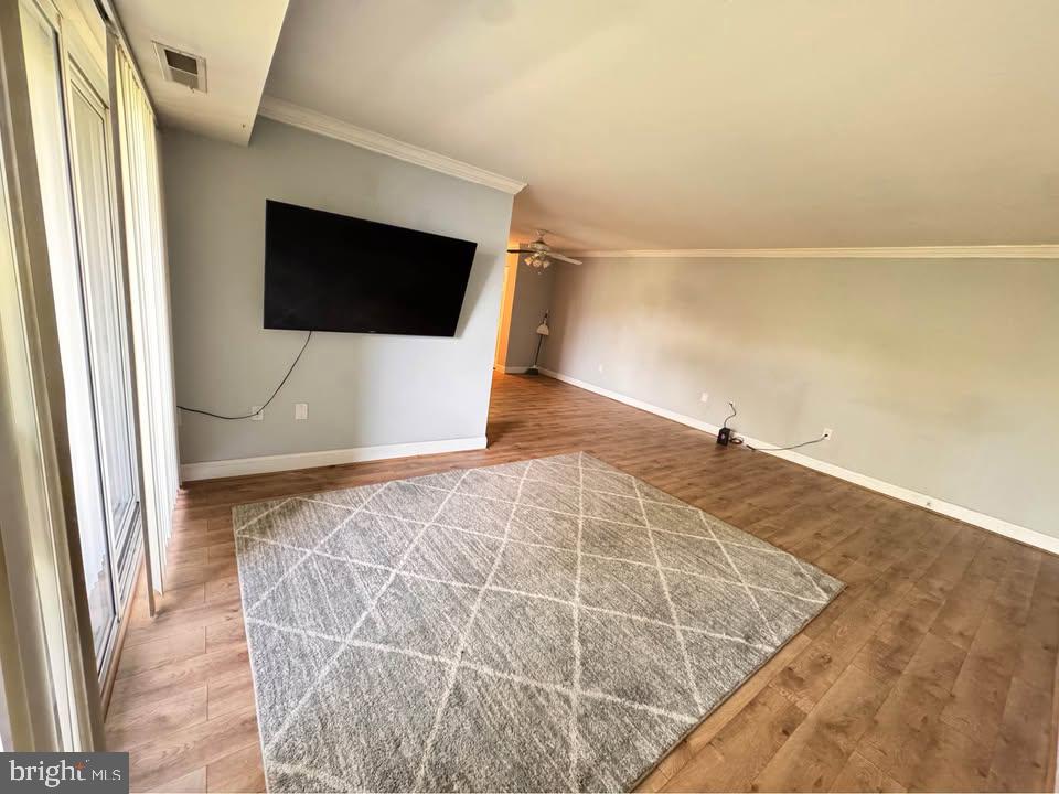 5600 BLOOMFIELD DRIVE 203