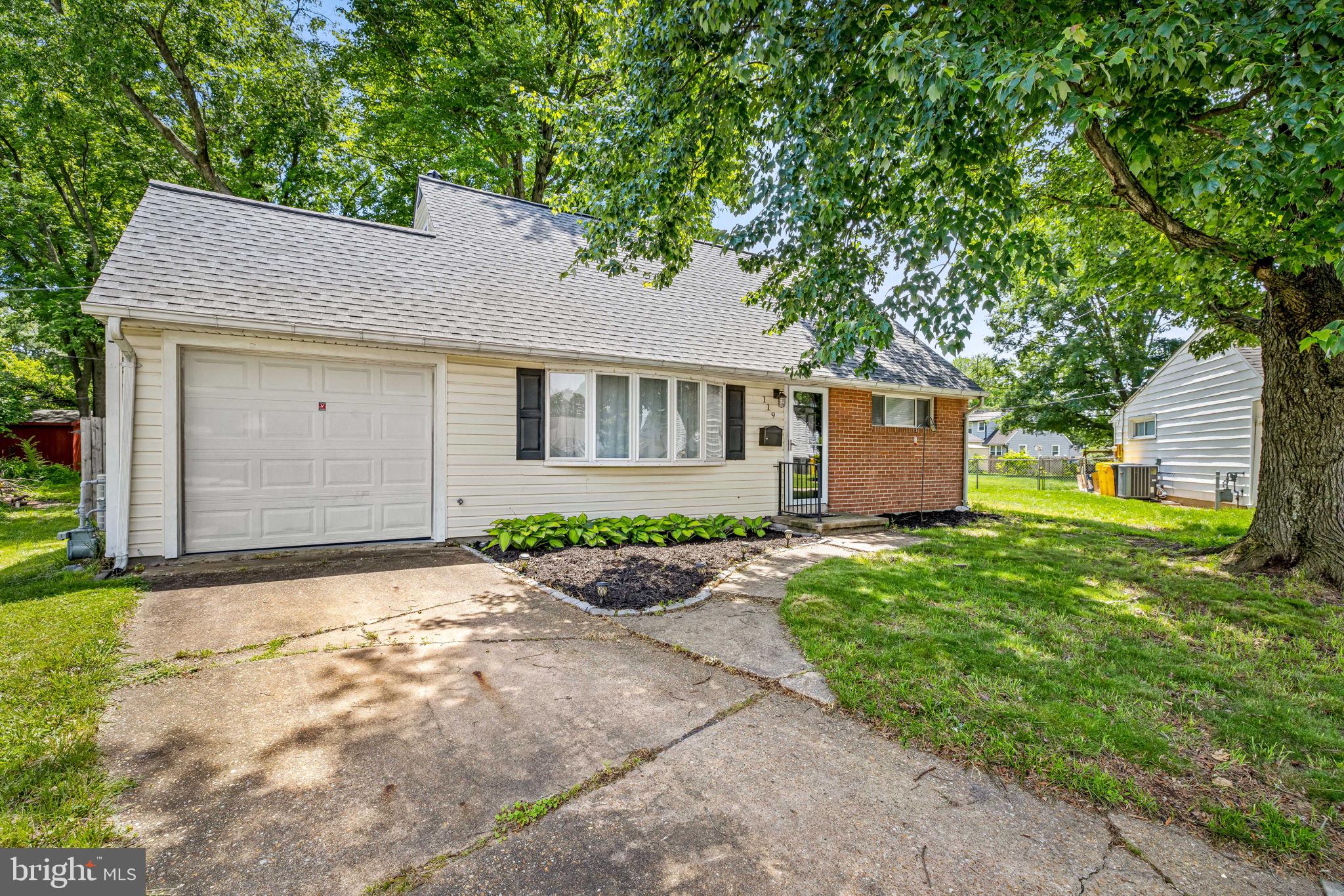 119 S MEADOW DRIVE
