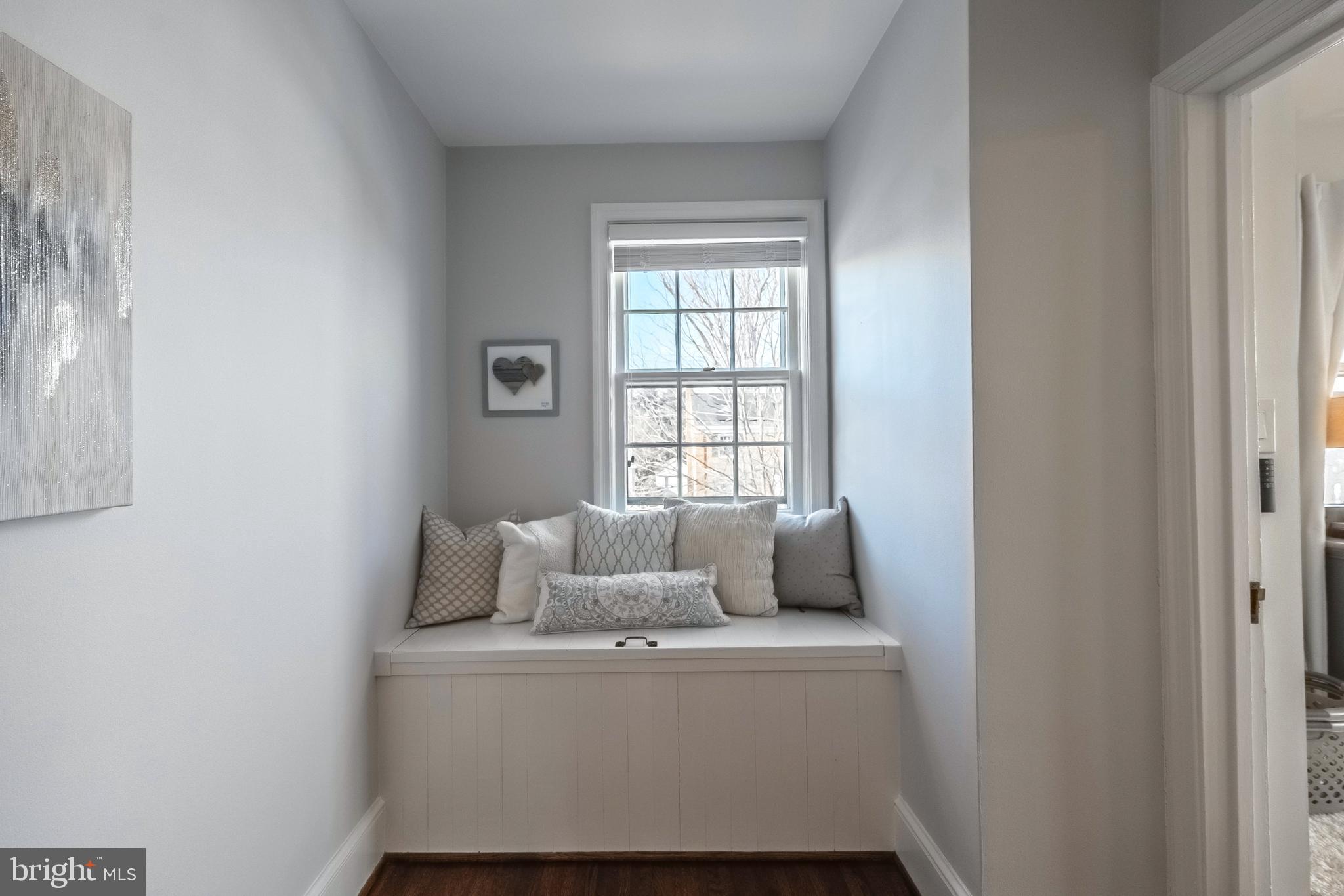 OVER LEE KNOLLS - Residential