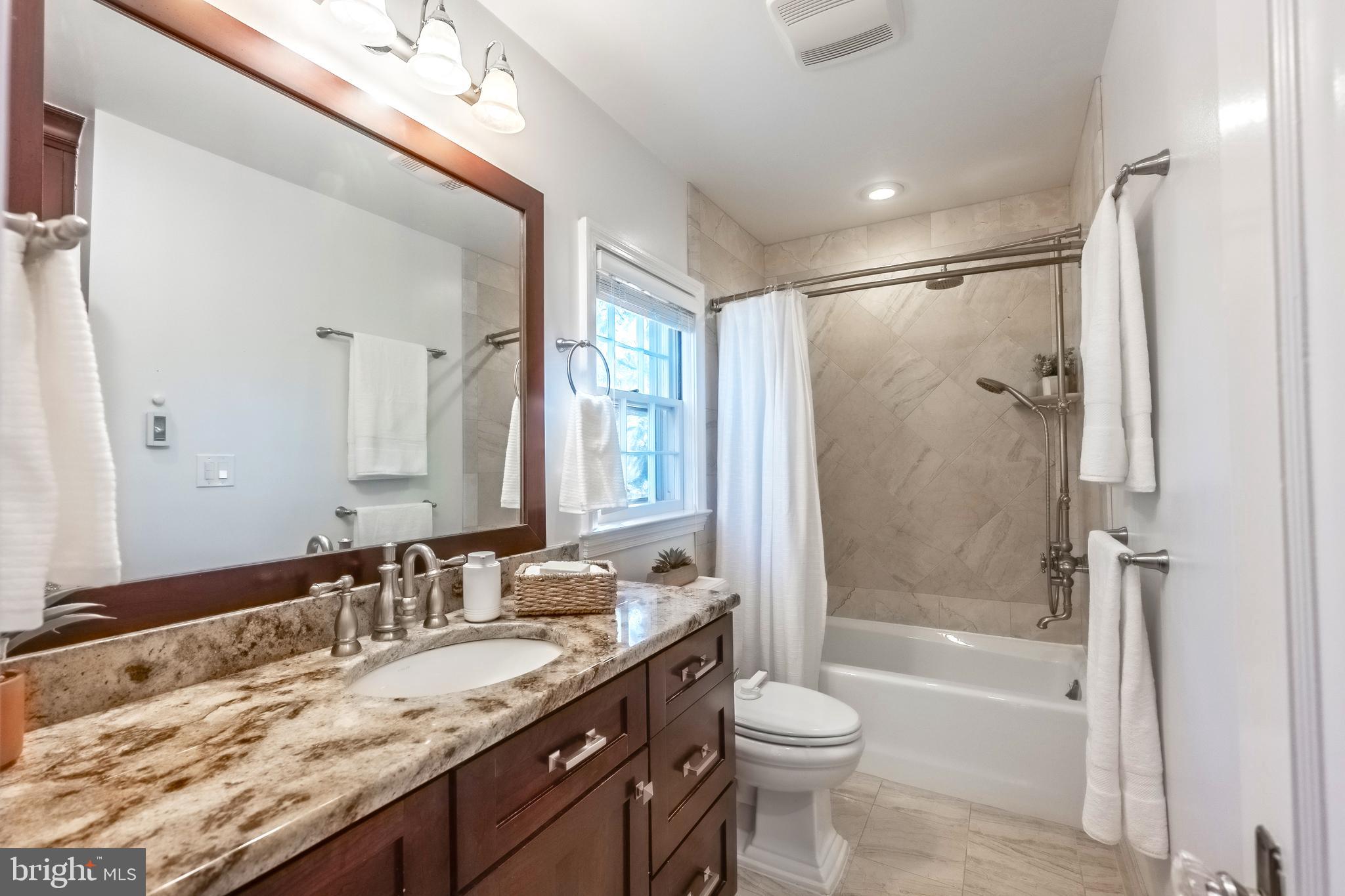 OVER LEE KNOLLS - Residential