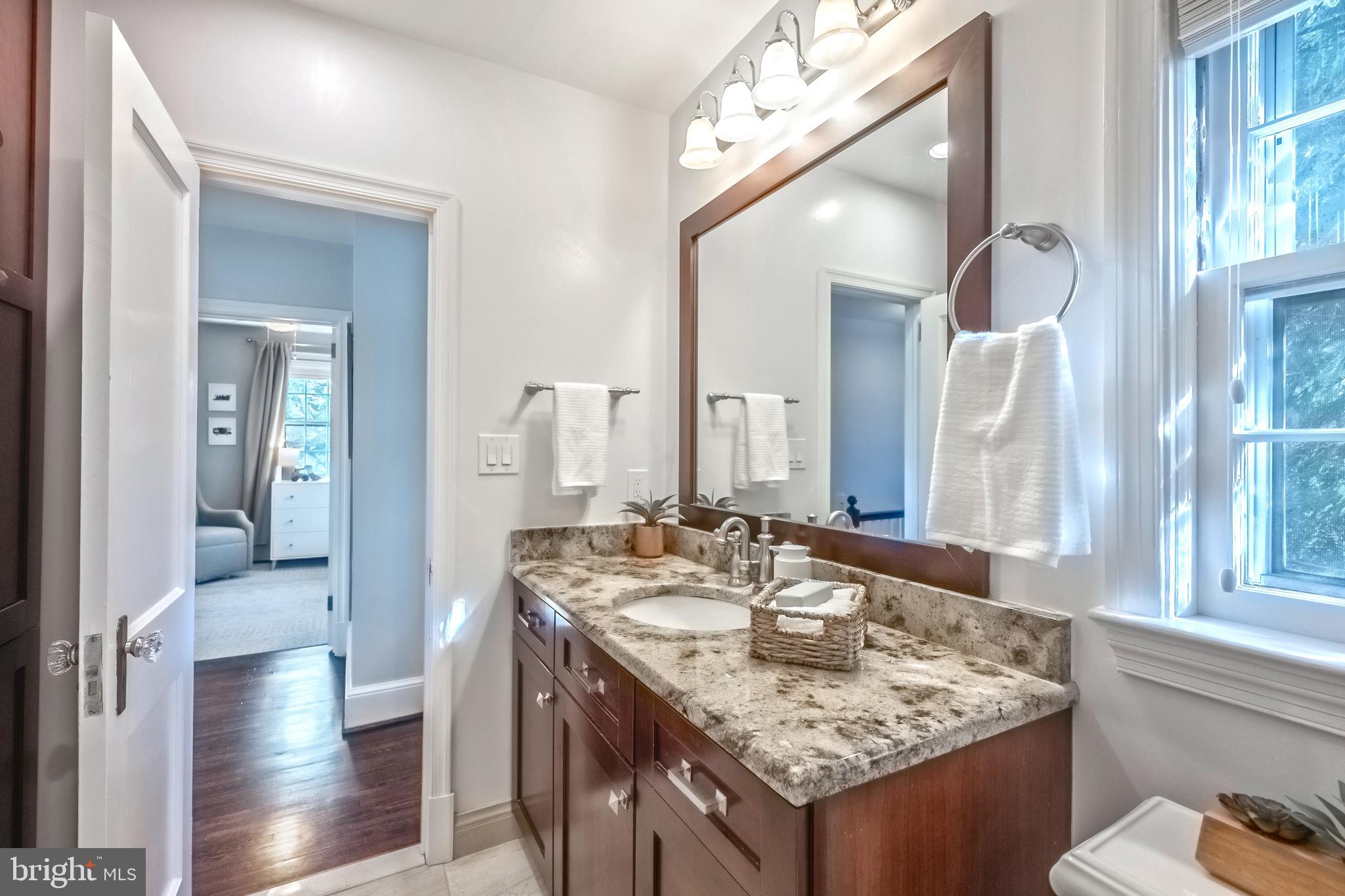 OVER LEE KNOLLS - Residential