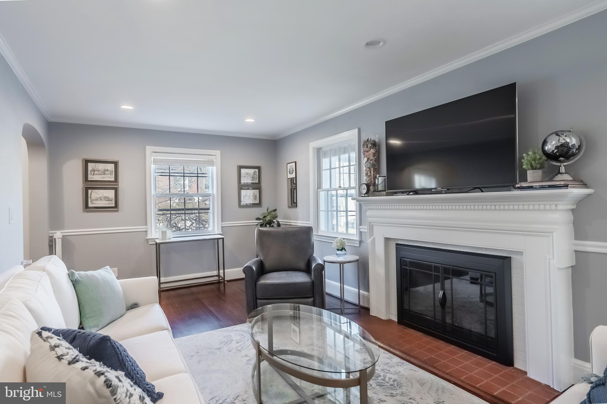 OVER LEE KNOLLS - Residential