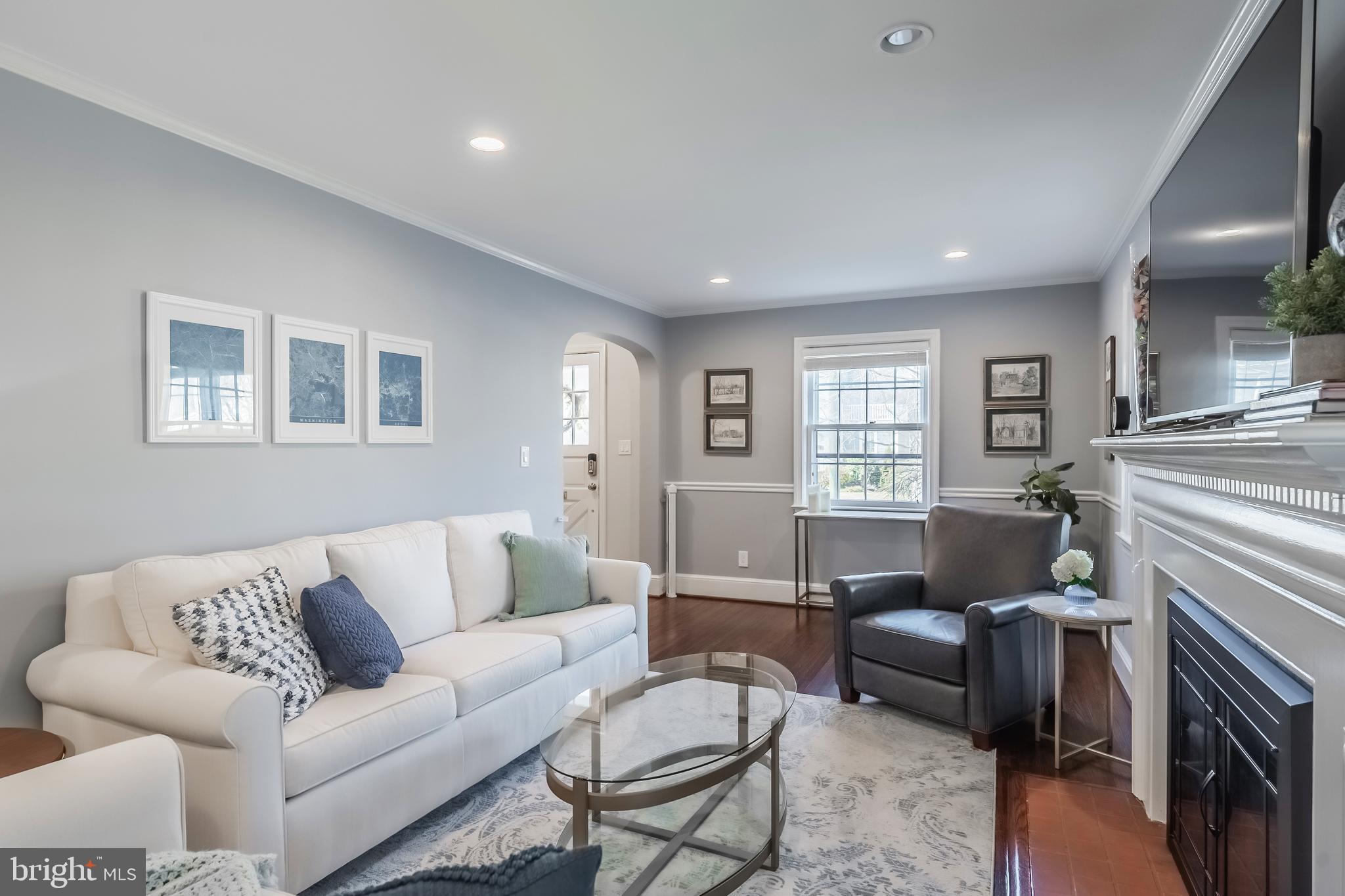 OVER LEE KNOLLS - Residential