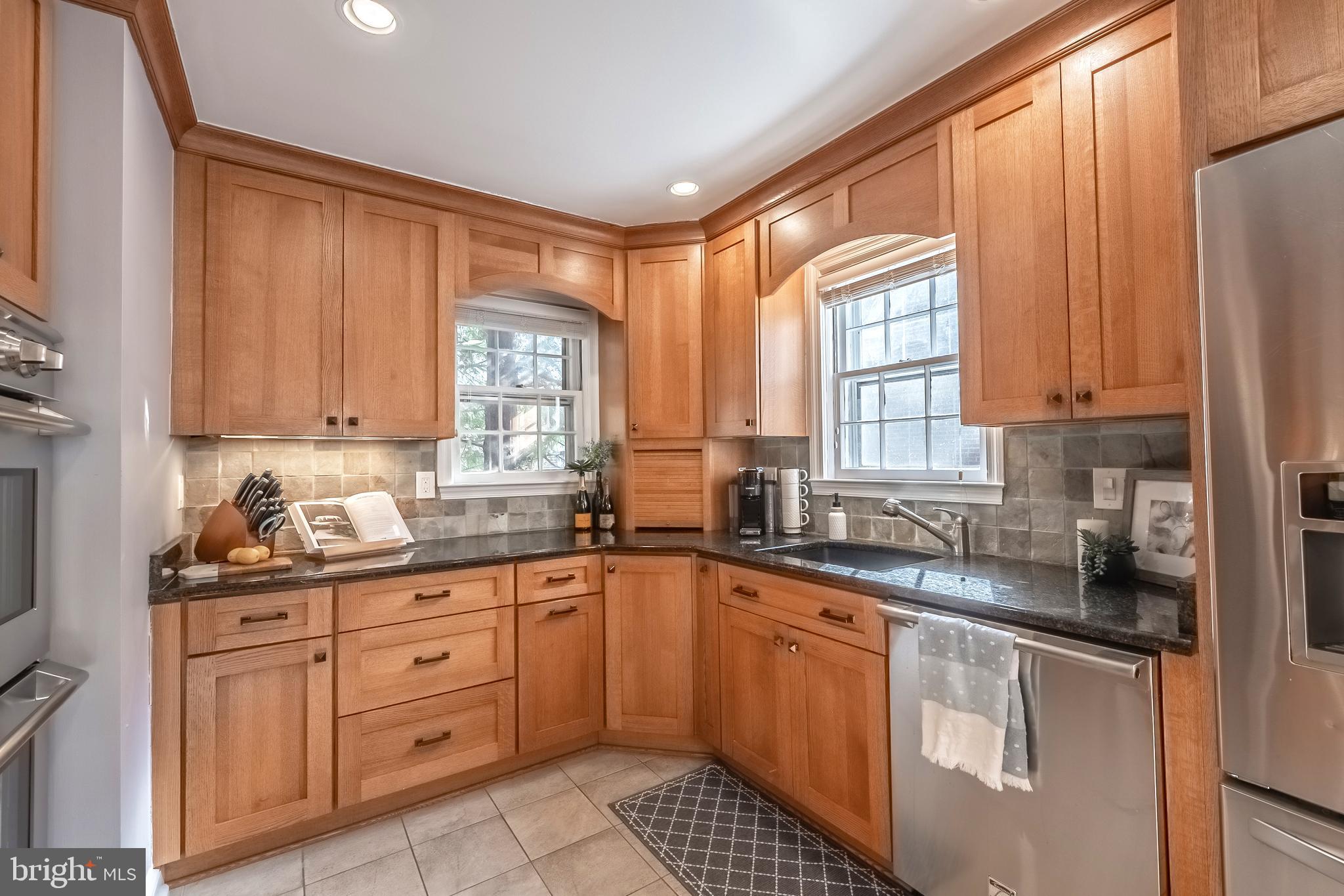 OVER LEE KNOLLS - Residential