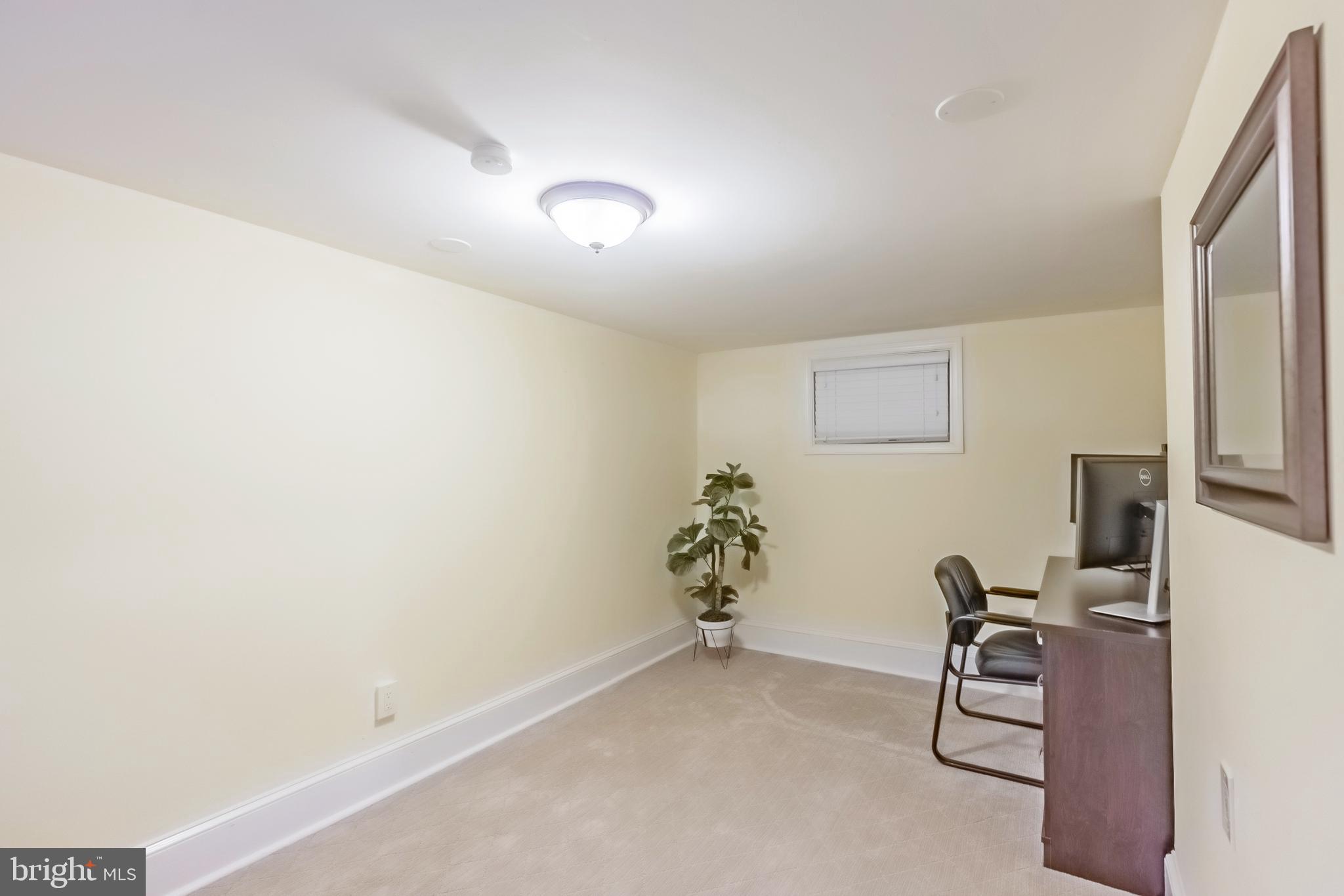 OVER LEE KNOLLS - Residential