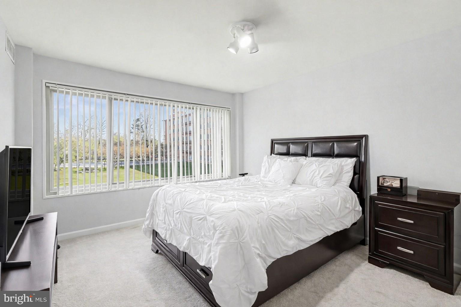 MAIN STREET GREEN - Residential