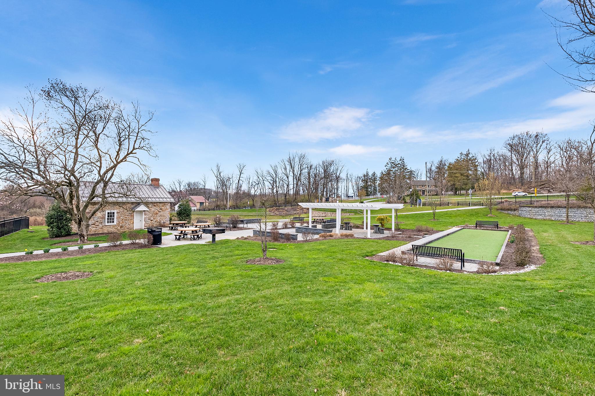 SPRING OAK - Residential