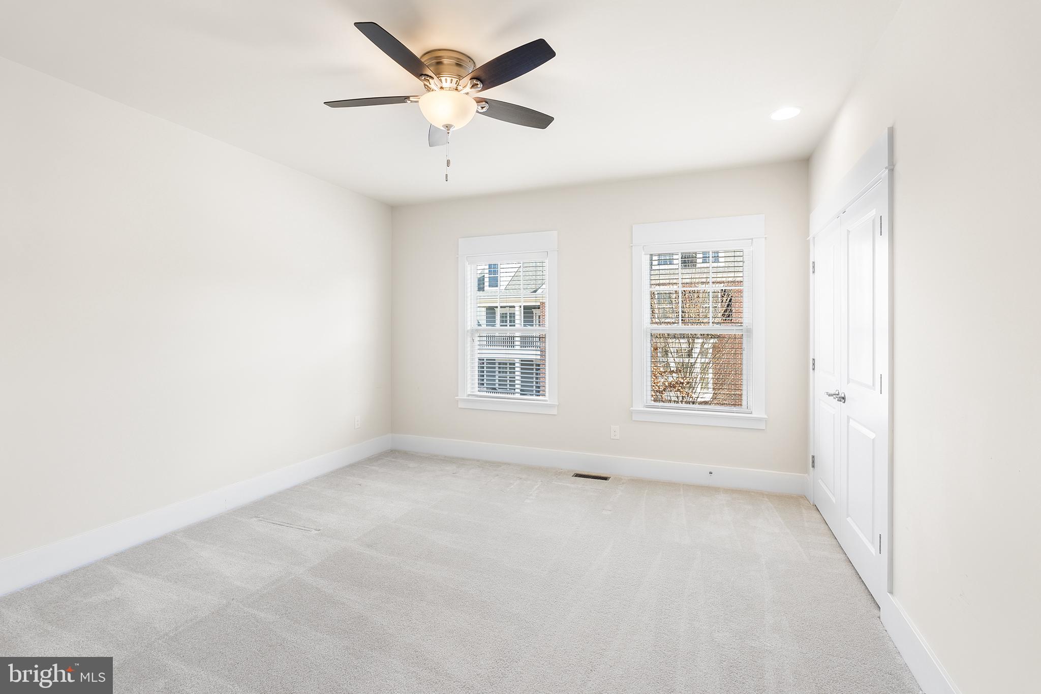 SPRING OAK - Residential