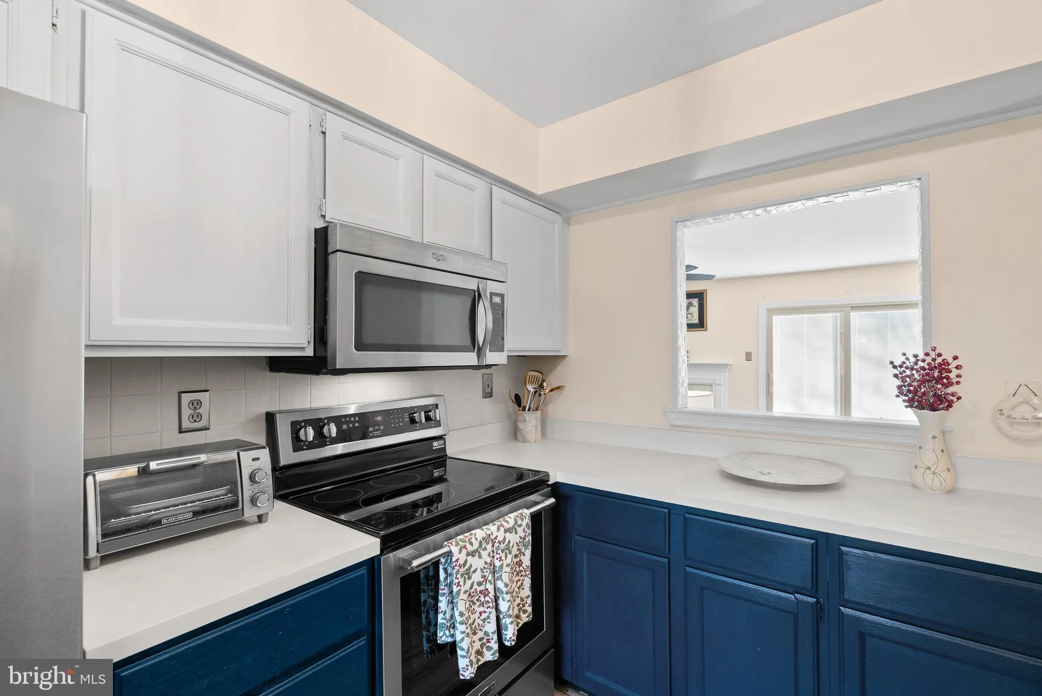 Norristown, Pennsylvania 19401, United States, 3 Bedrooms Bedrooms, ,3 BathroomsBathrooms,Residential,Pending,19307