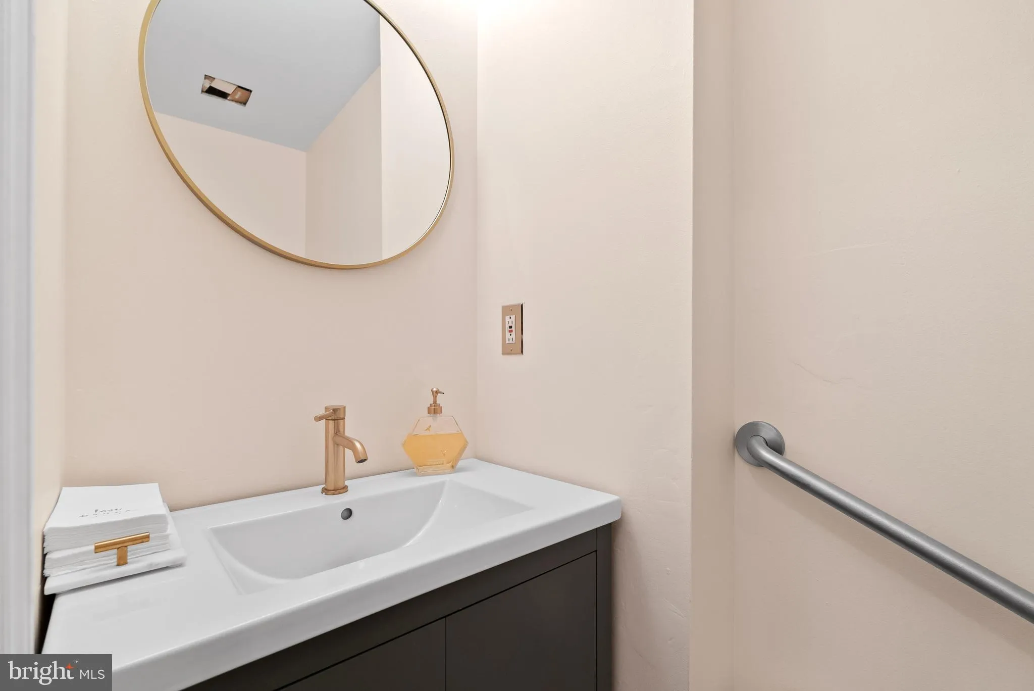 Norristown, Pennsylvania 19401, United States, 3 Bedrooms Bedrooms, ,3 BathroomsBathrooms,Residential,Pending,19307