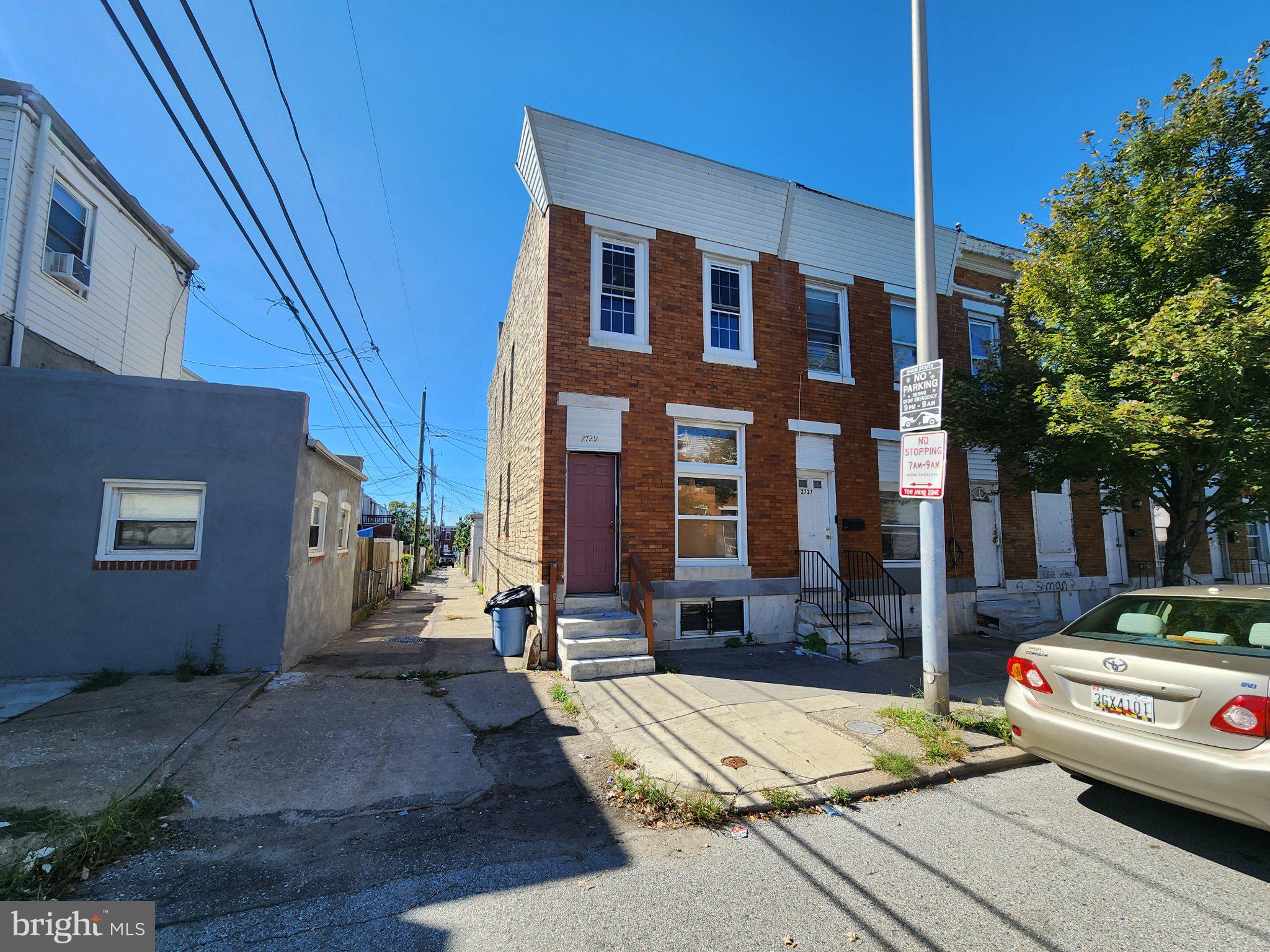 2729 E MADISON STREET
