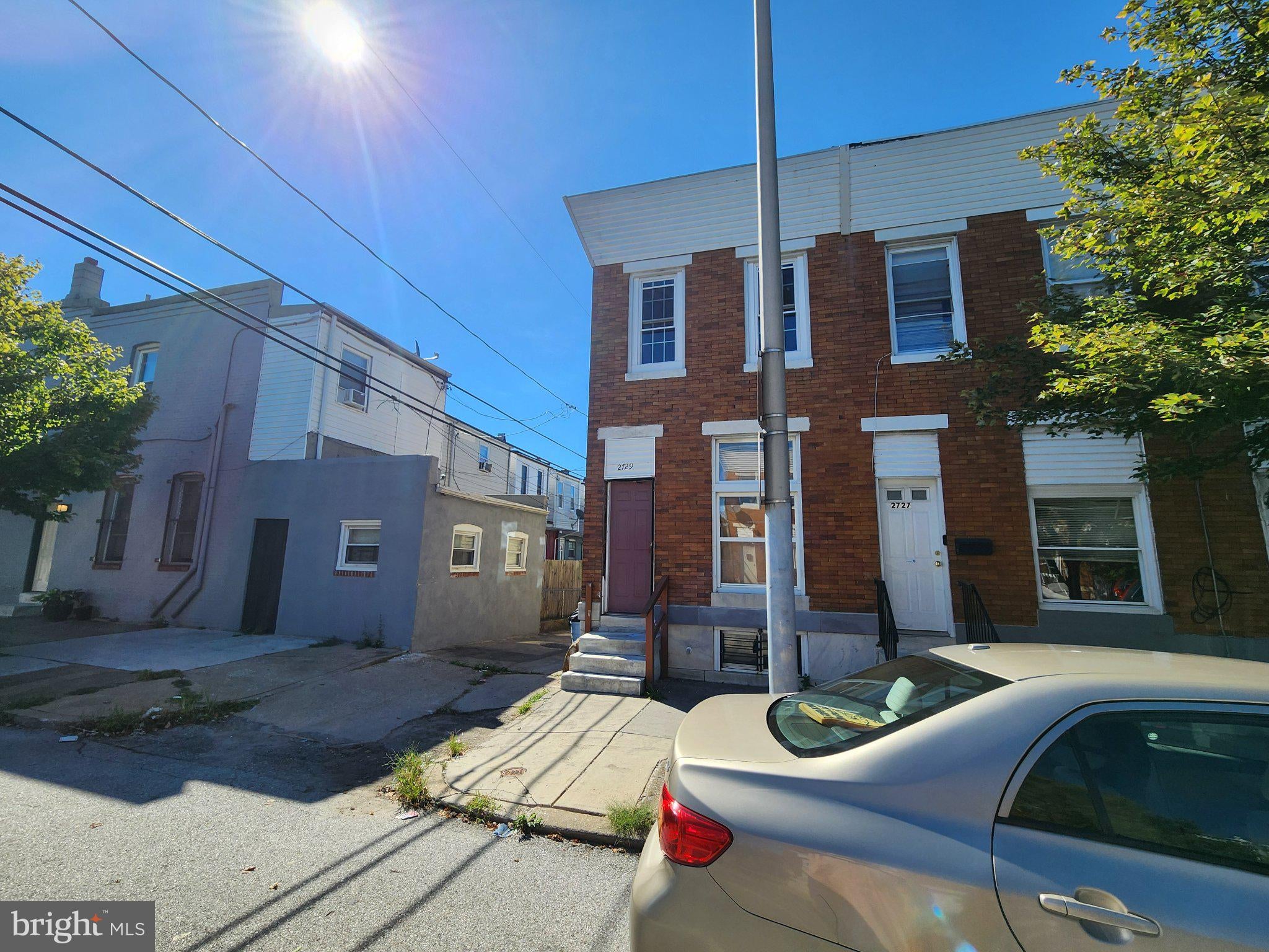 2729 E MADISON STREET
