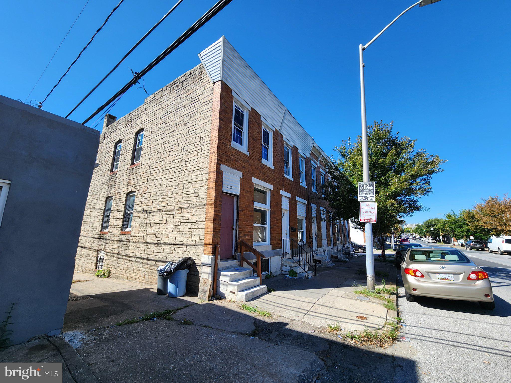 2729 E MADISON STREET