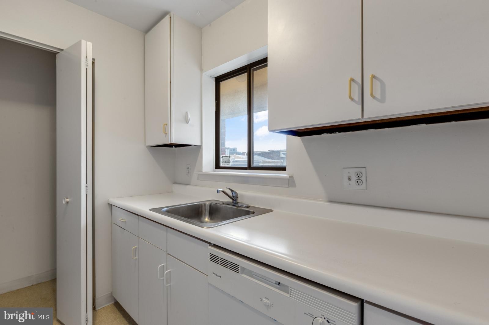 WASHINGTON SQ WEST - Residential Lease