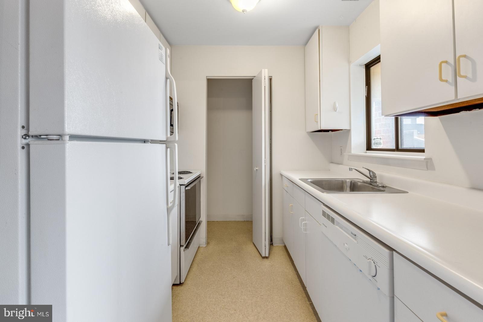 WASHINGTON SQ WEST - Residential Lease